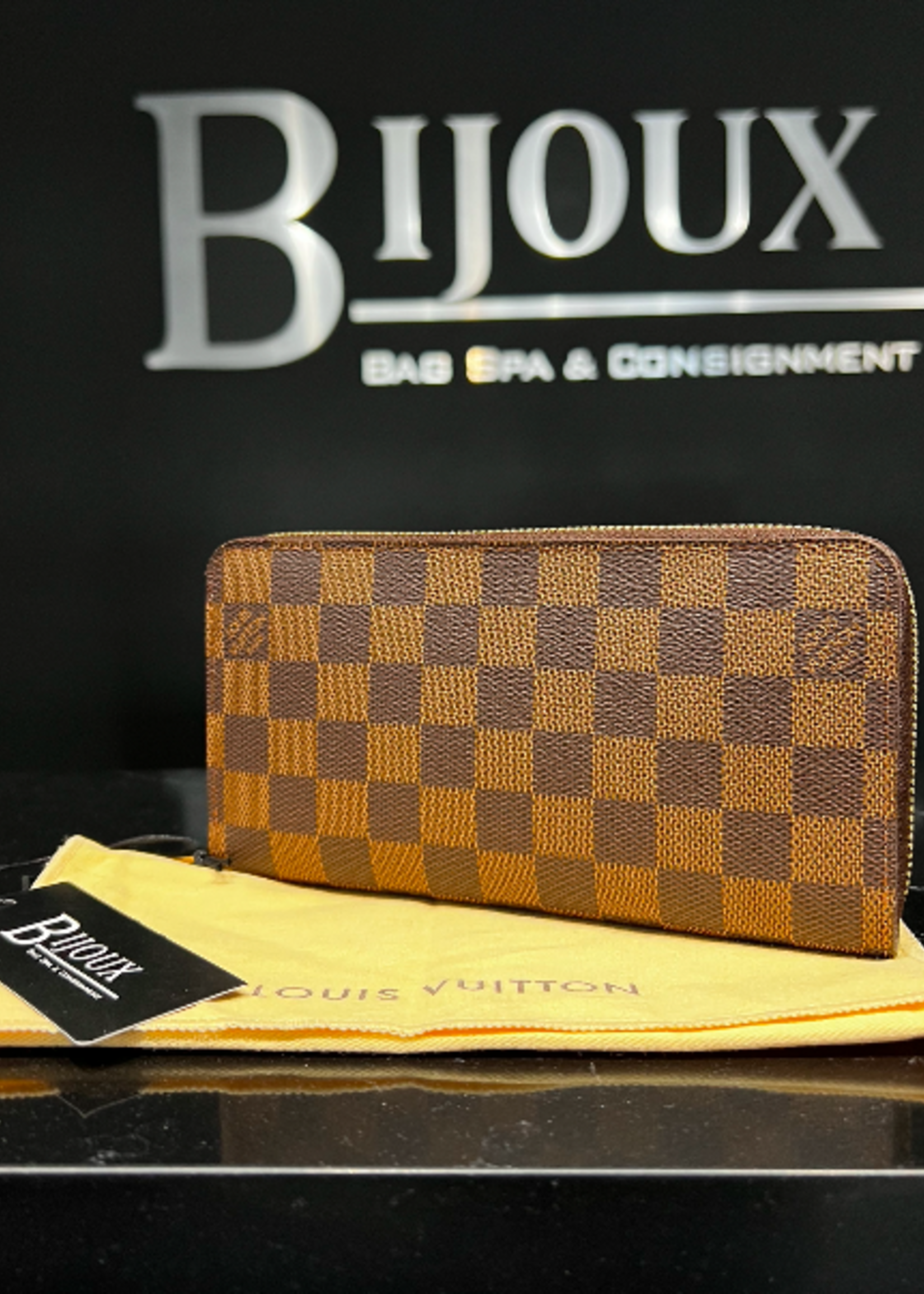 Louis Vuitton SOLD - Louis Vuitton Damier Ebene Zippy Wallet