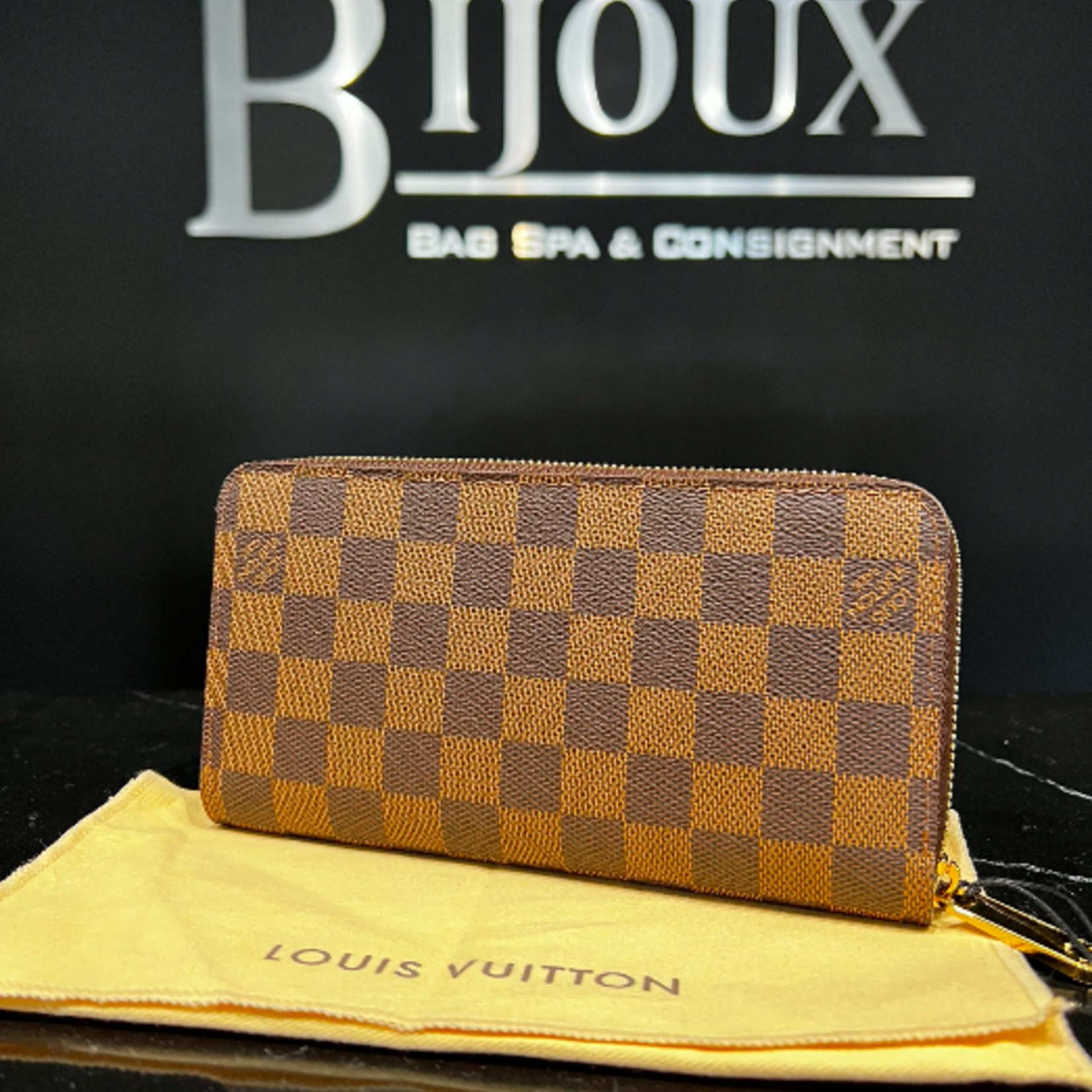 Louis Vuitton SOLD - Louis Vuitton Damier Ebene Zippy Wallet