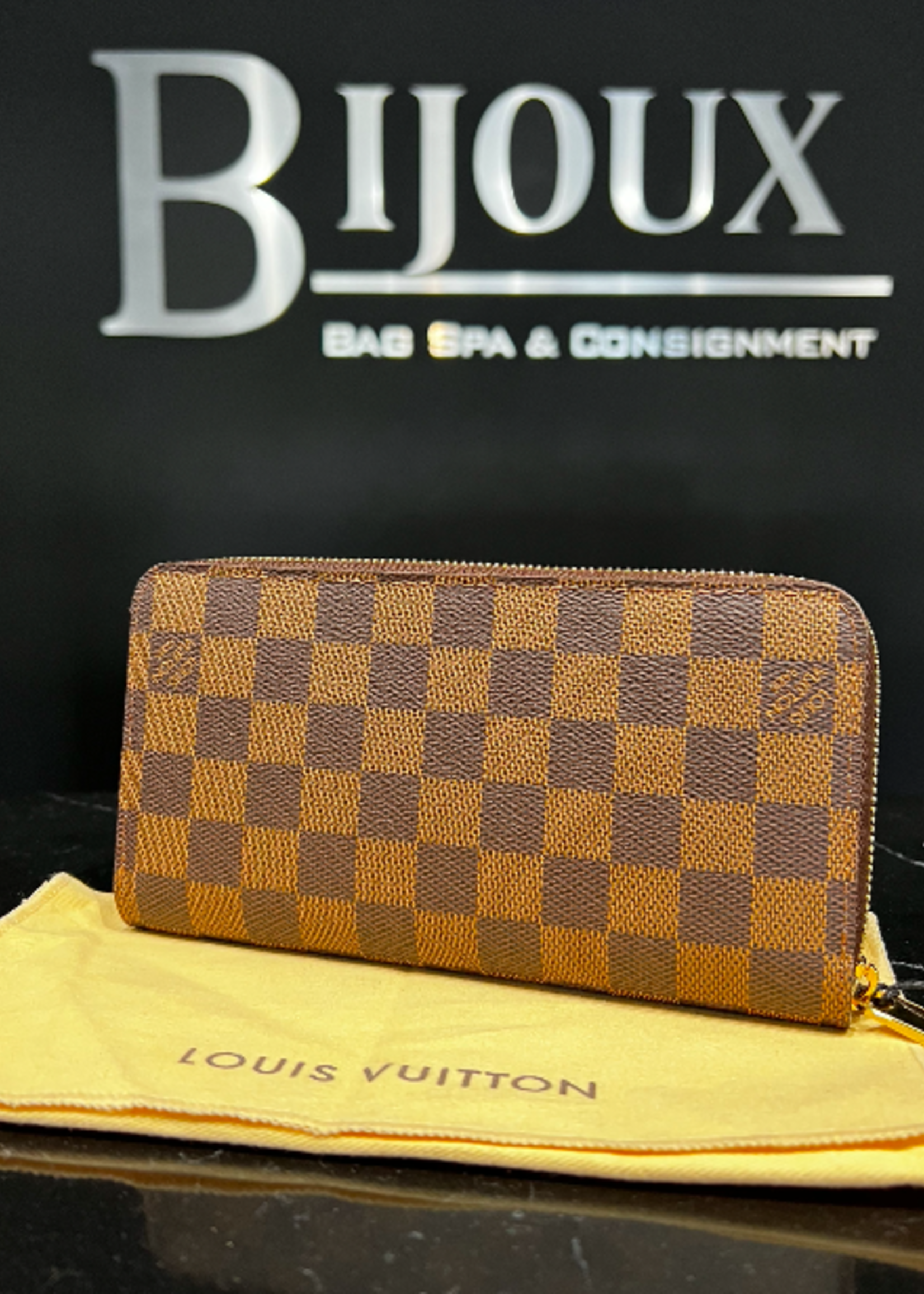 Louis Vuitton SOLD - Louis Vuitton Damier Ebene Zippy Wallet
