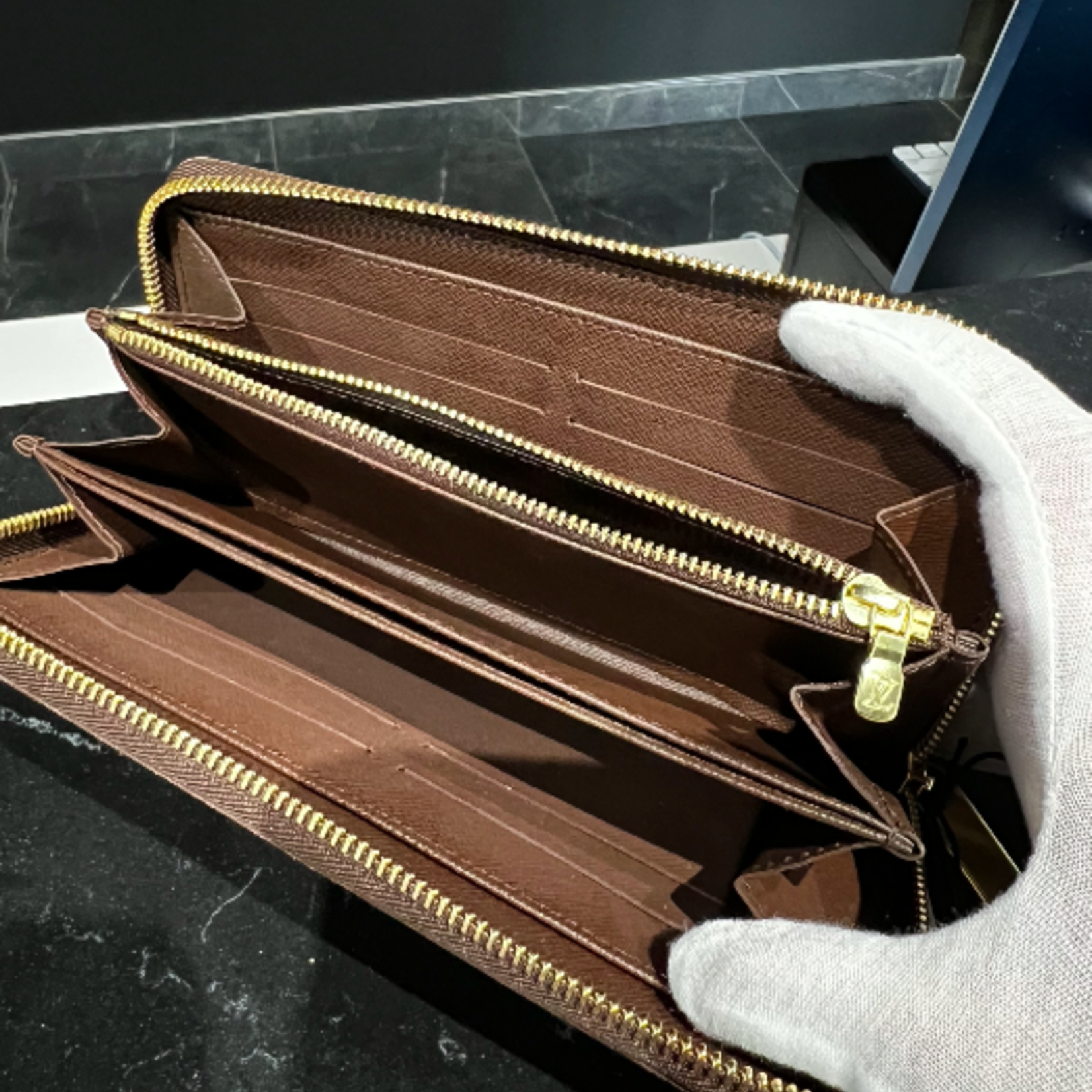 Louis Vuitton SOLD - Louis Vuitton Damier Ebene Zippy Wallet