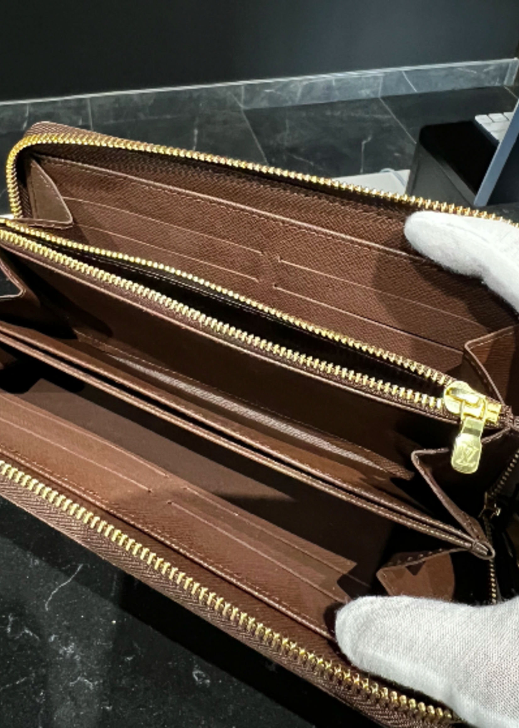 Louis Vuitton SOLD - Louis Vuitton Damier Ebene Zippy Wallet