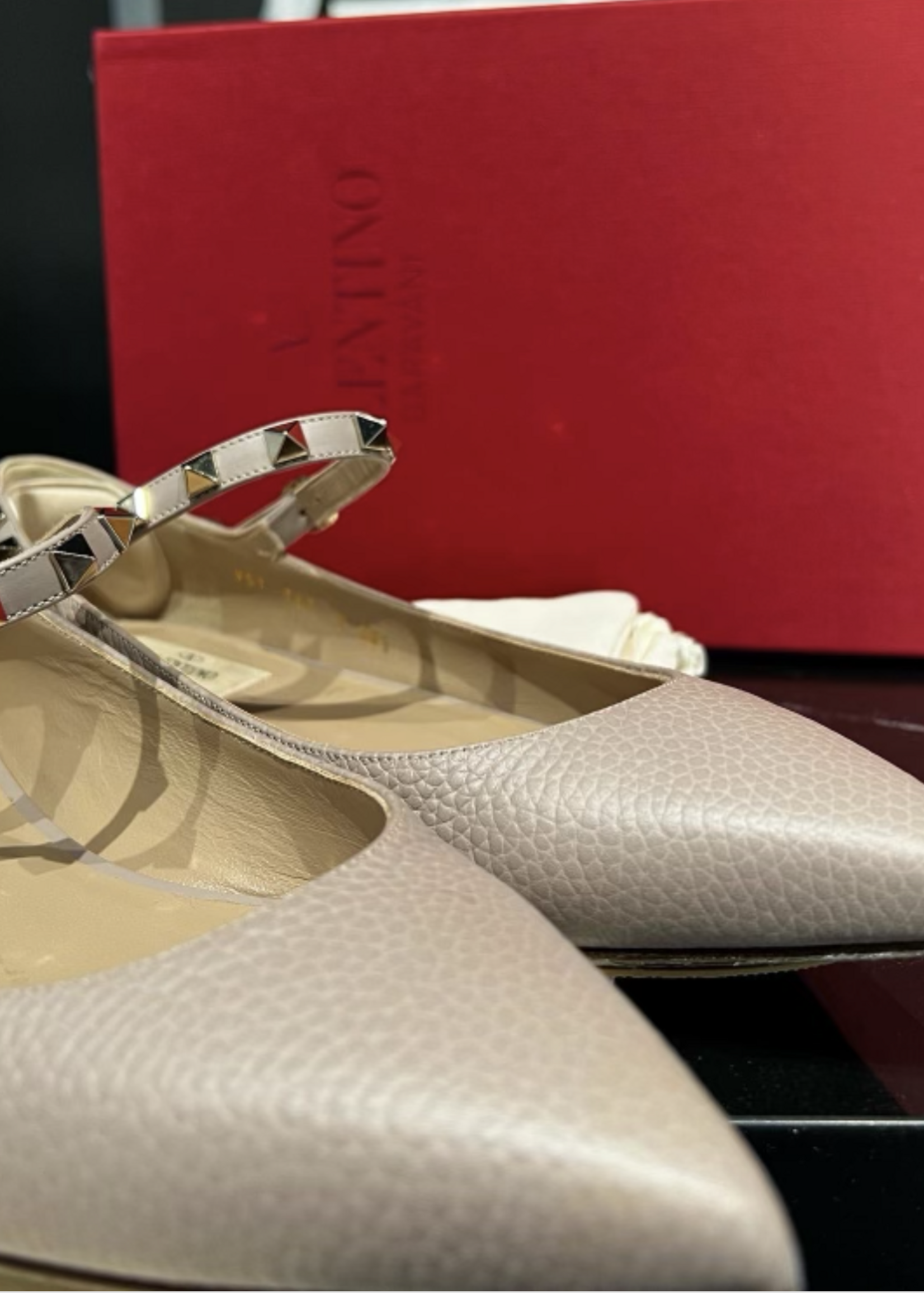 Valentino Valentino Garavani Rockstud Flats- 38.5