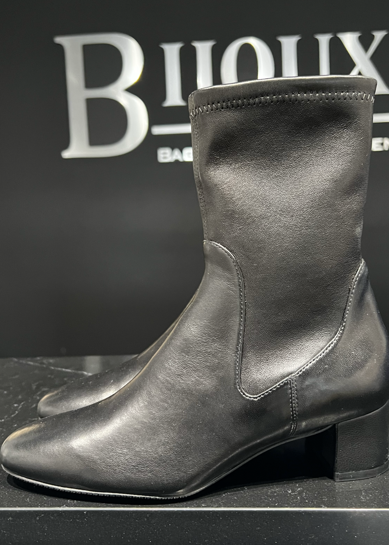 Stuart Weitzman Stuart Weitzman Black Boots Size - 36.5