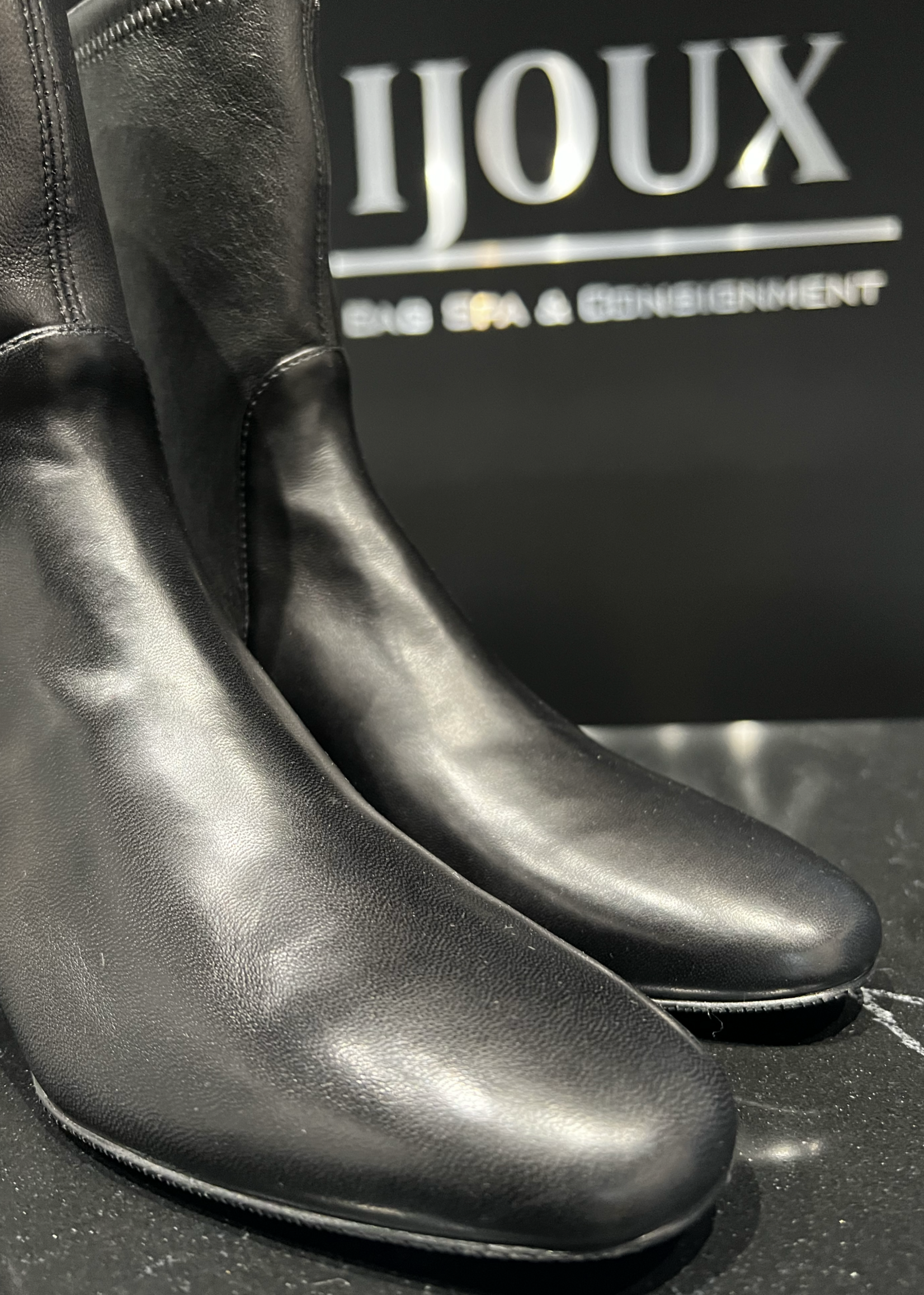 Stuart Weitzman Stuart Weitzman Black Boots Size - 36.5