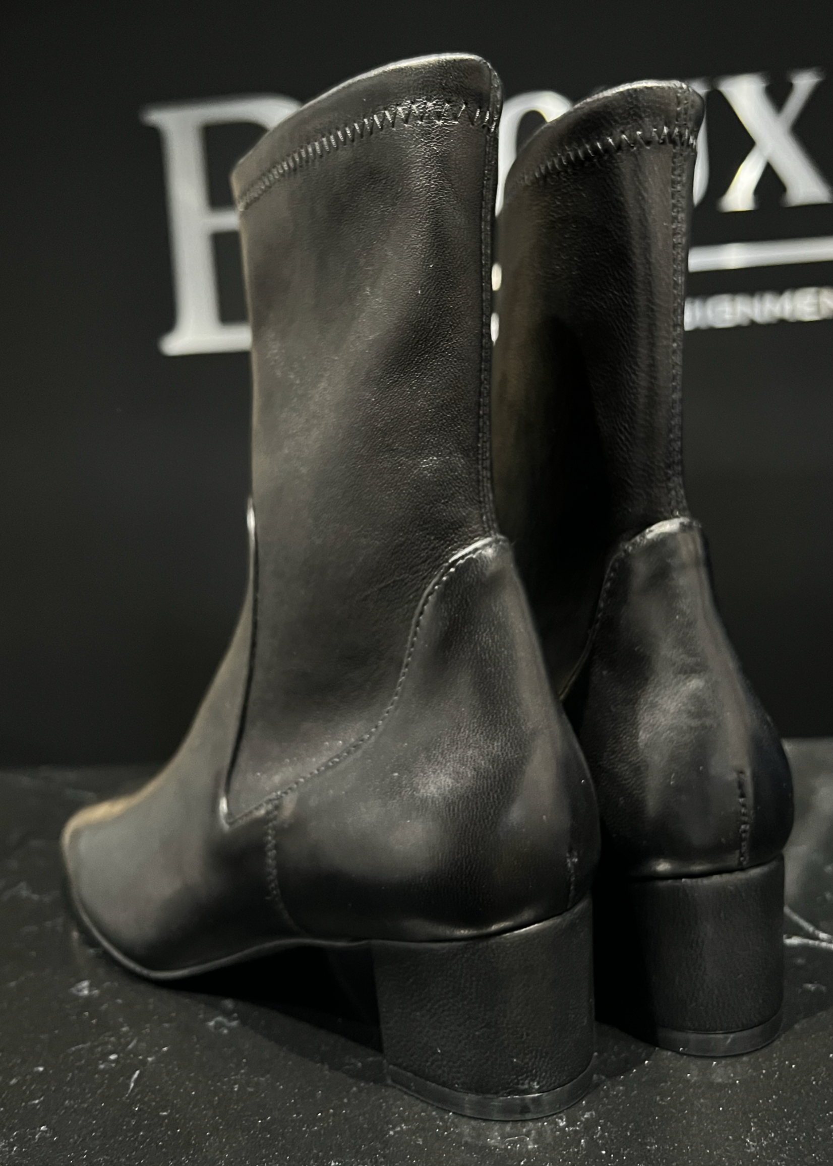 Stuart Weitzman Stuart Weitzman Black Boots Size - 36.5