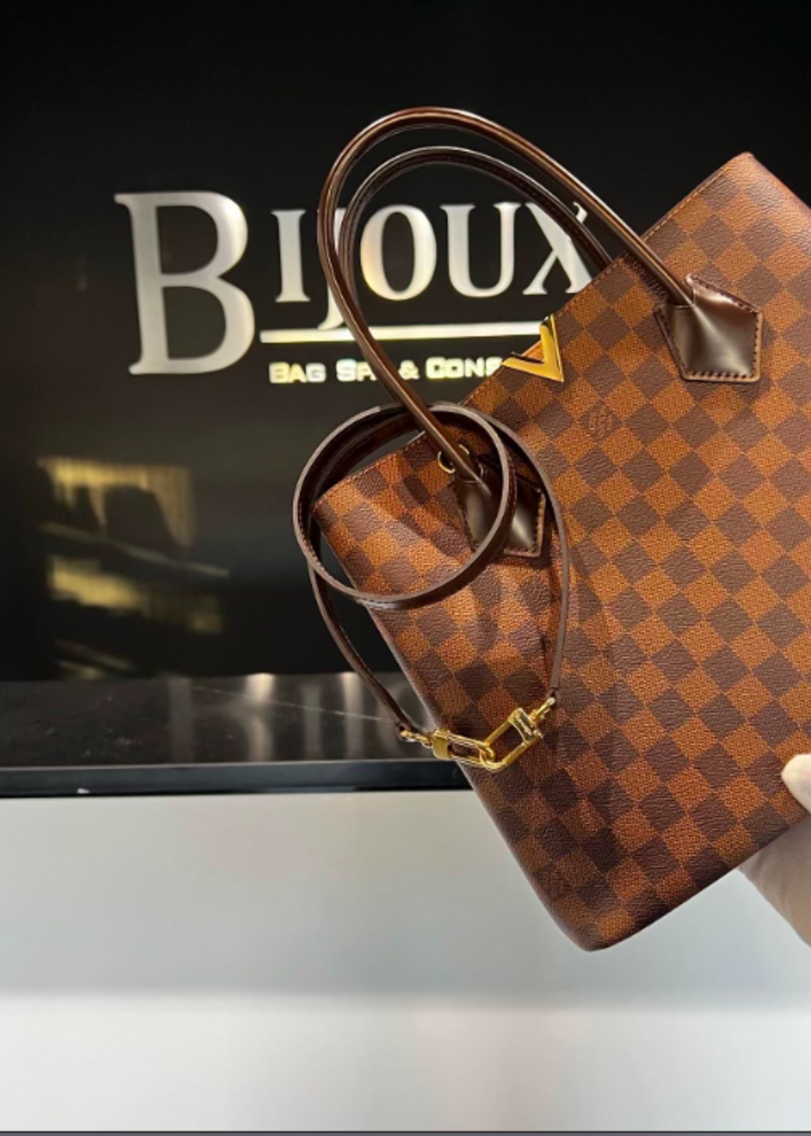 Louis Vuitton SOLD - LOUIS VUITTON KENSINGTON