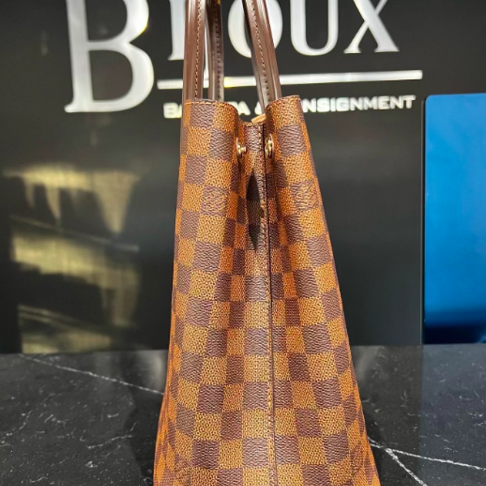 Louis Vuitton SOLD - LOUIS VUITTON KENSINGTON