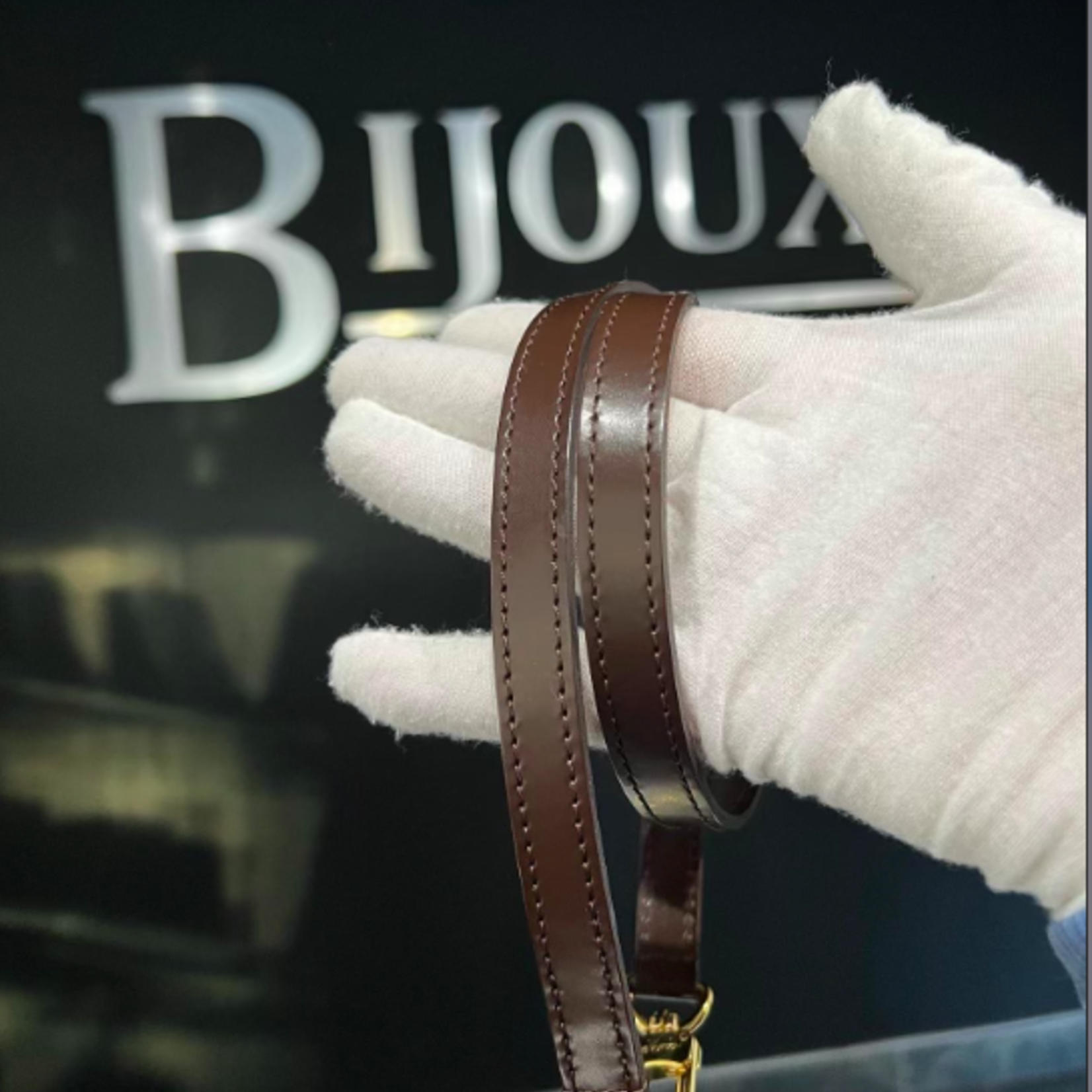 Louis Vuitton SOLD - LOUIS VUITTON KENSINGTON