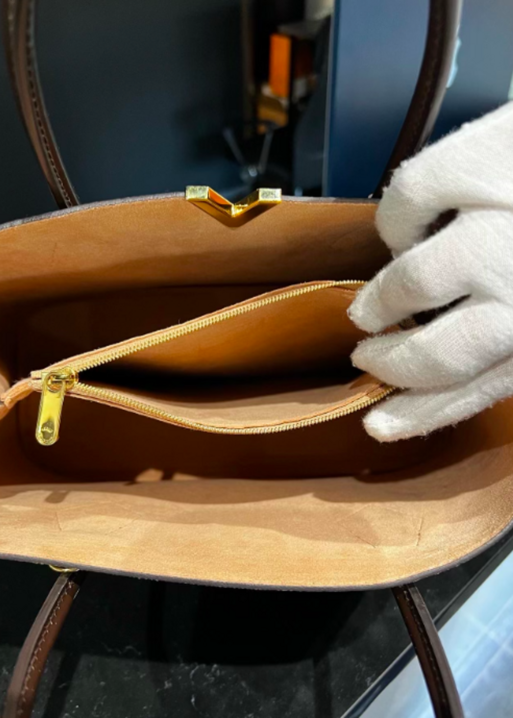 Louis Vuitton SOLD - LOUIS VUITTON KENSINGTON