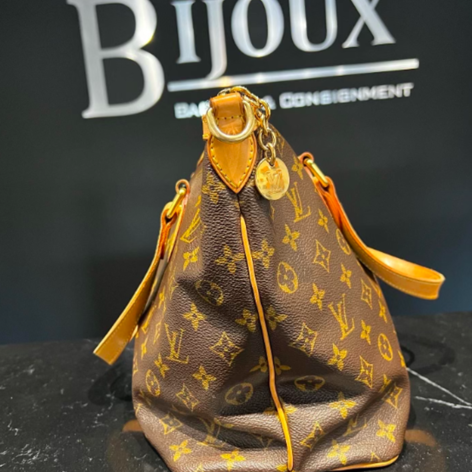 Louis Vuitton SOLD - Louis Vuitton Palermo