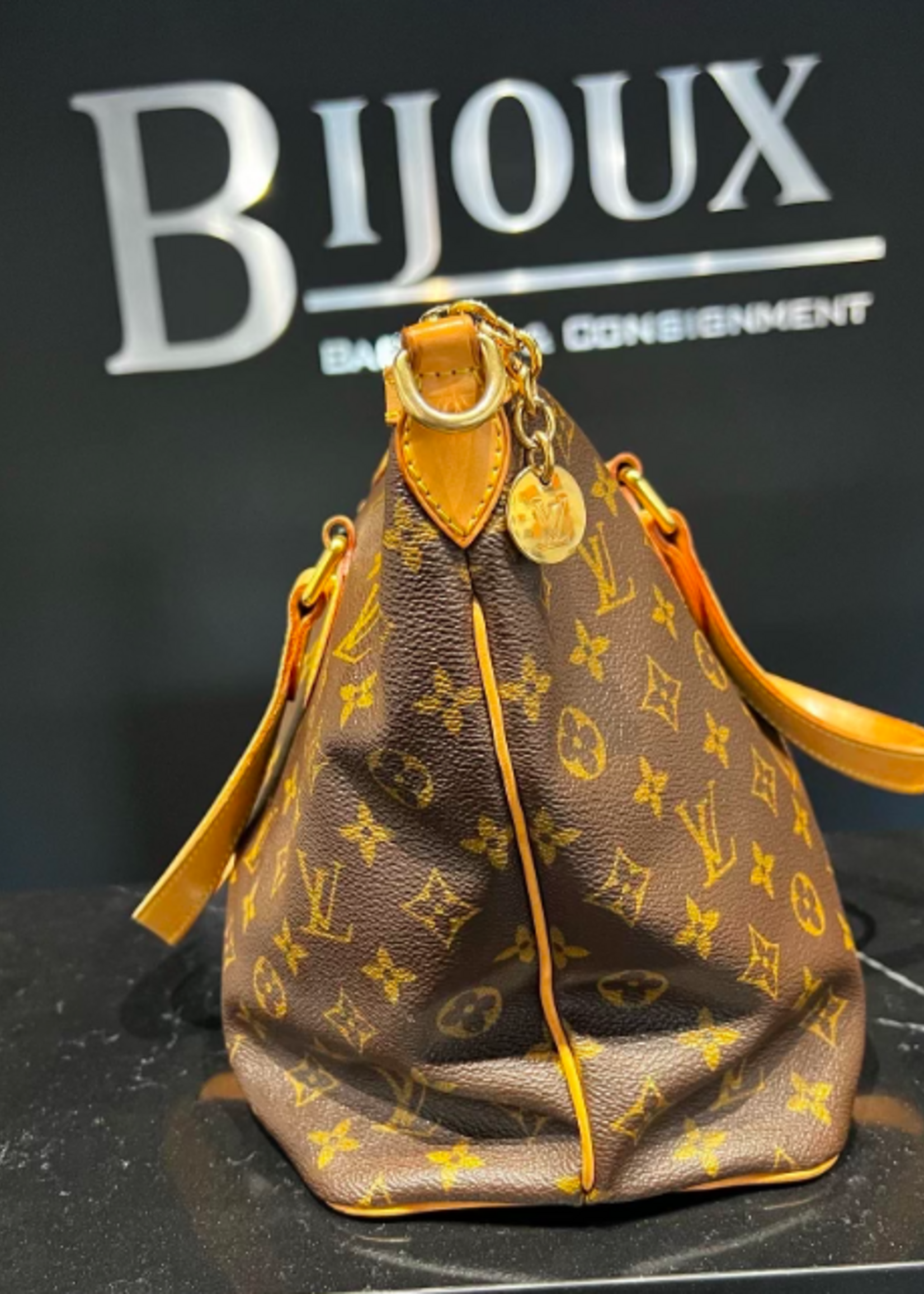 Louis Vuitton SOLD - Louis Vuitton Palermo