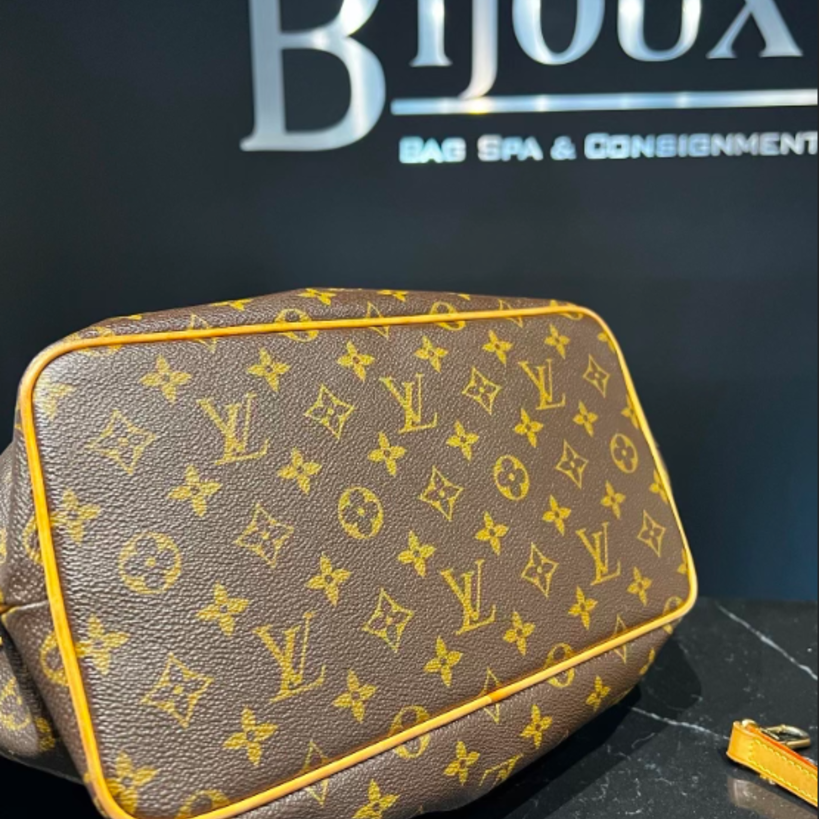 Louis Vuitton SOLD - Louis Vuitton Palermo