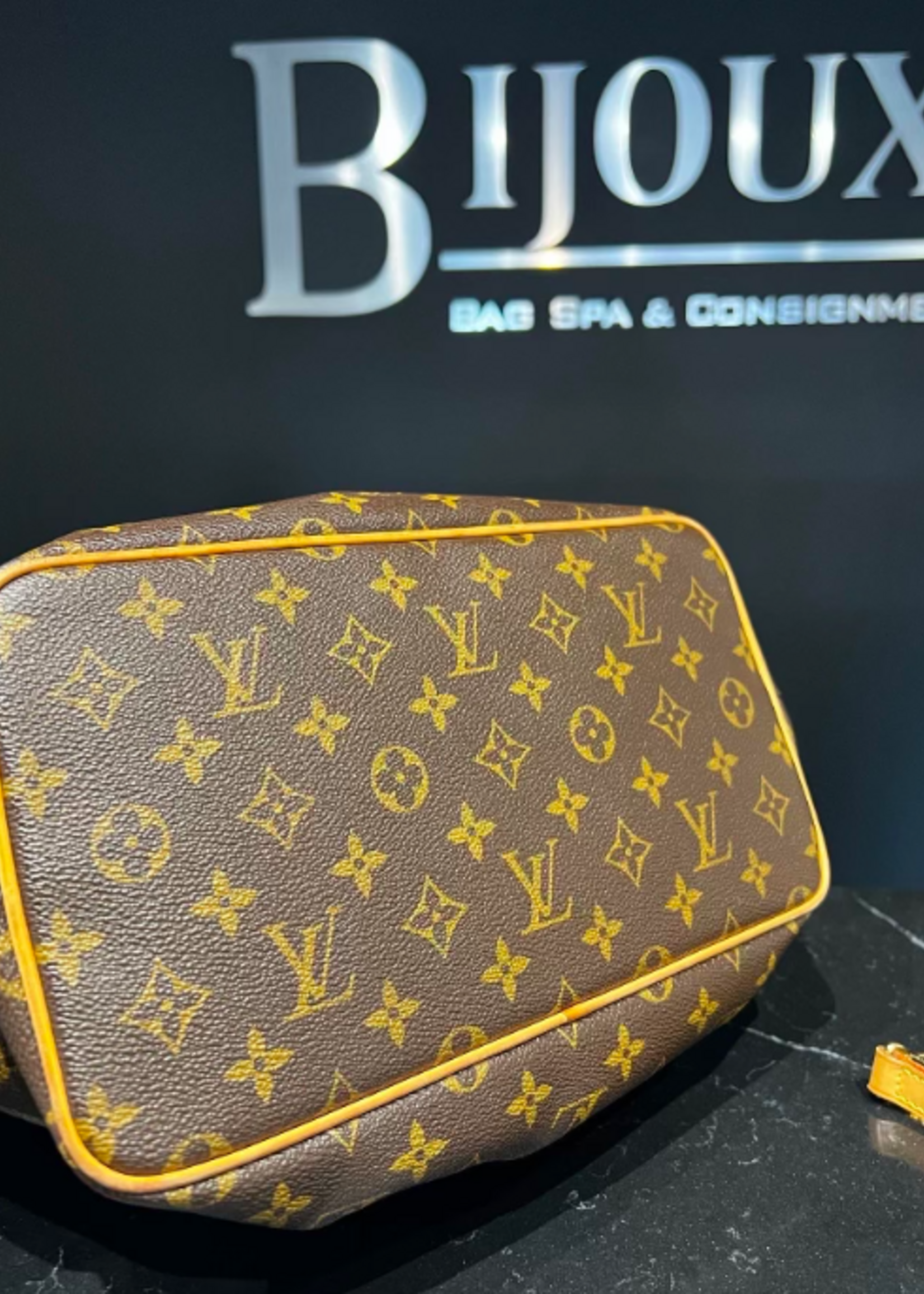 Louis Vuitton SOLD - Louis Vuitton Palermo