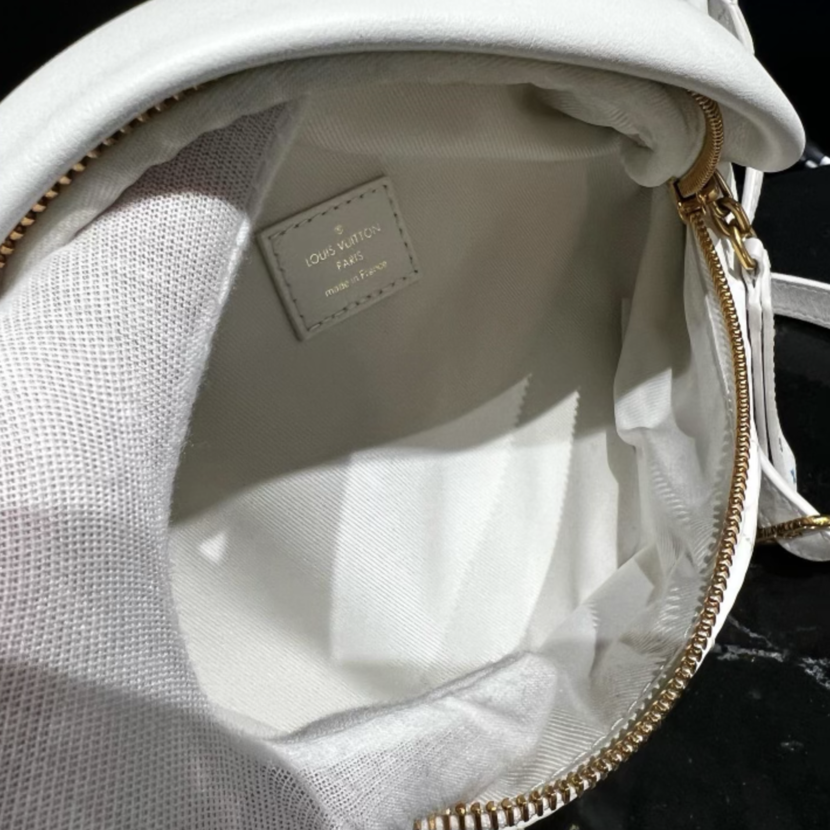 Lv wave store bum bag