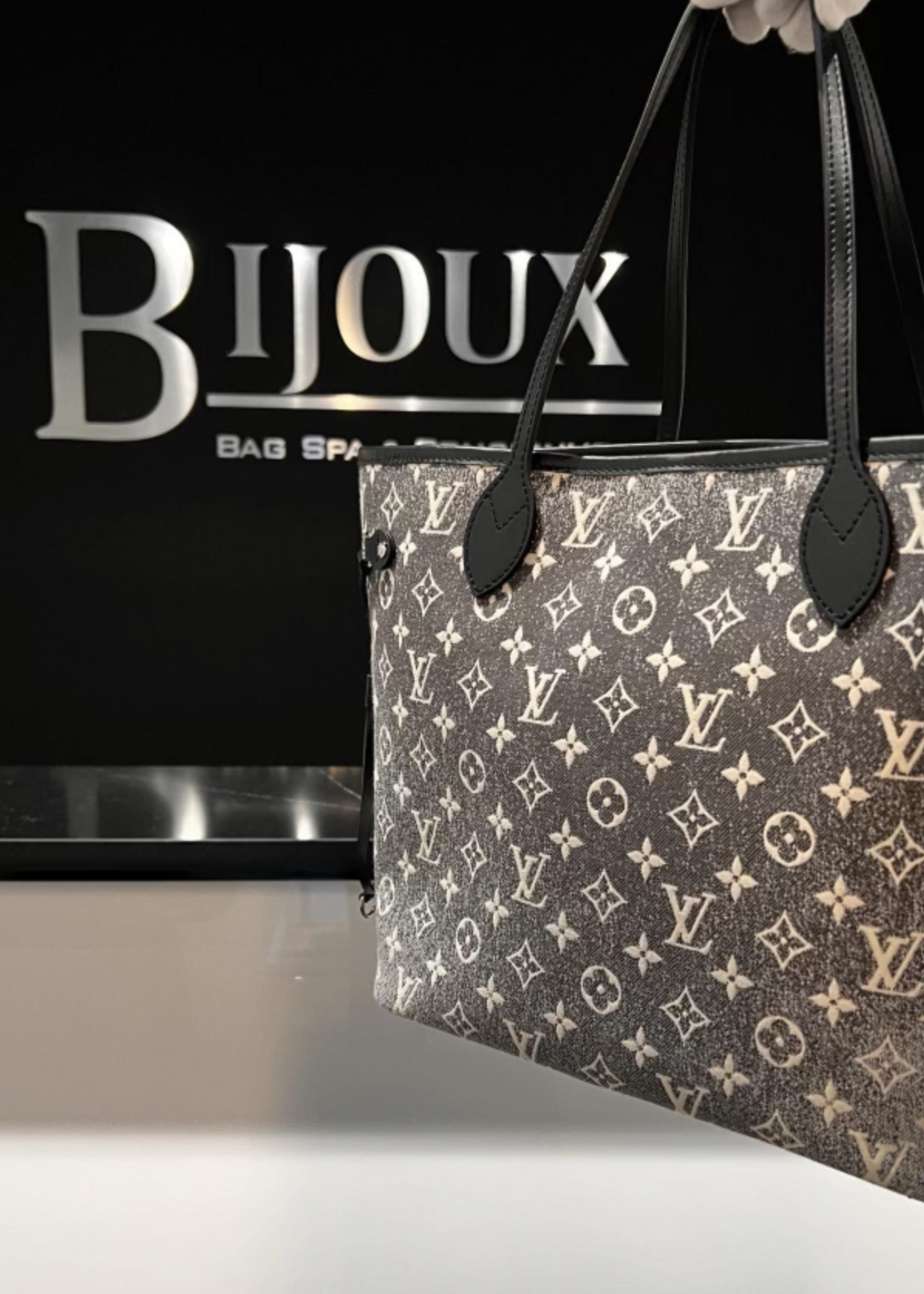 Louis Vuitton SOLD - Louis Vuitton Neverfull MM Noir Denim