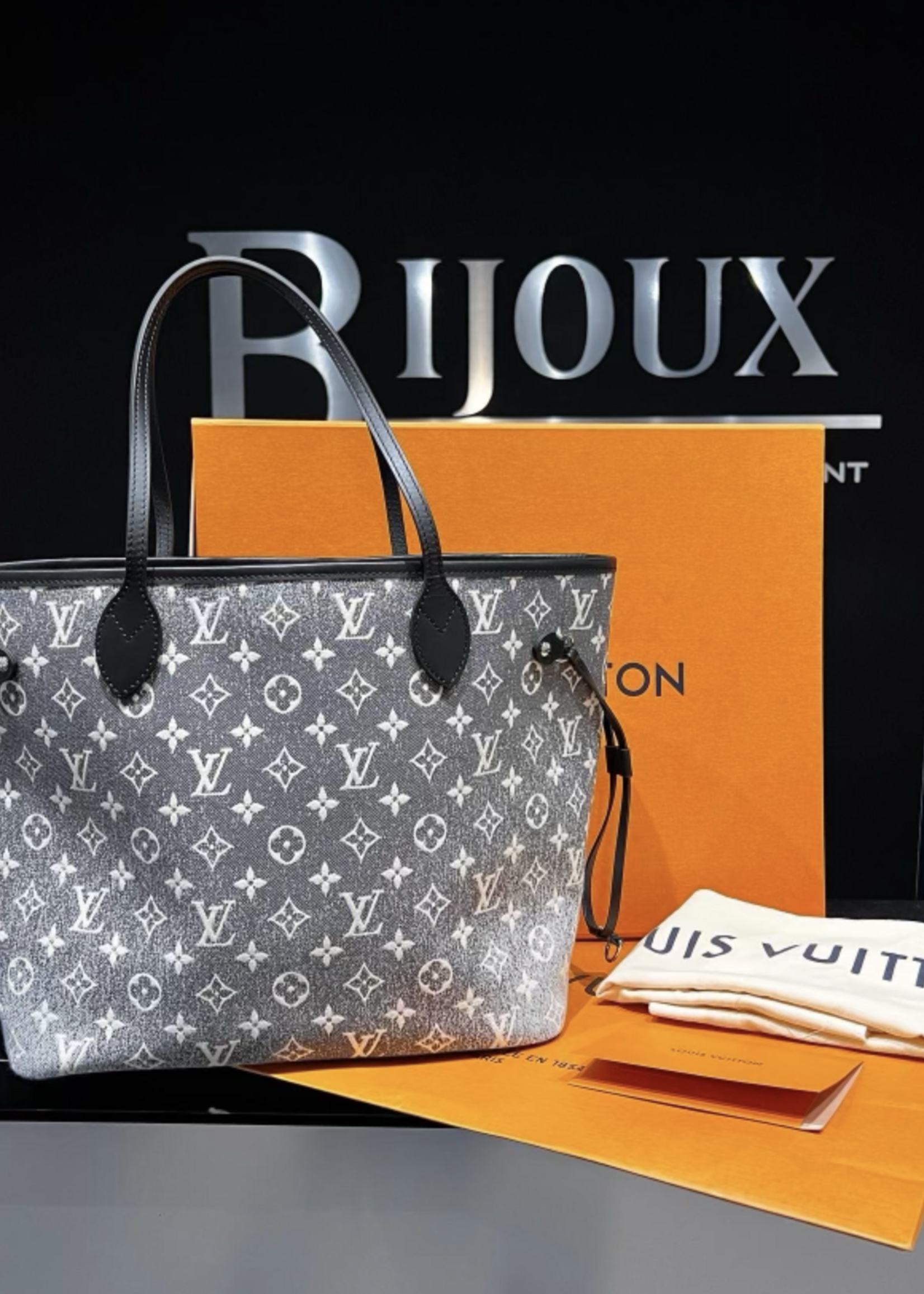 Louis Vuitton SOLD - Louis Vuitton Neverfull MM Noir Denim