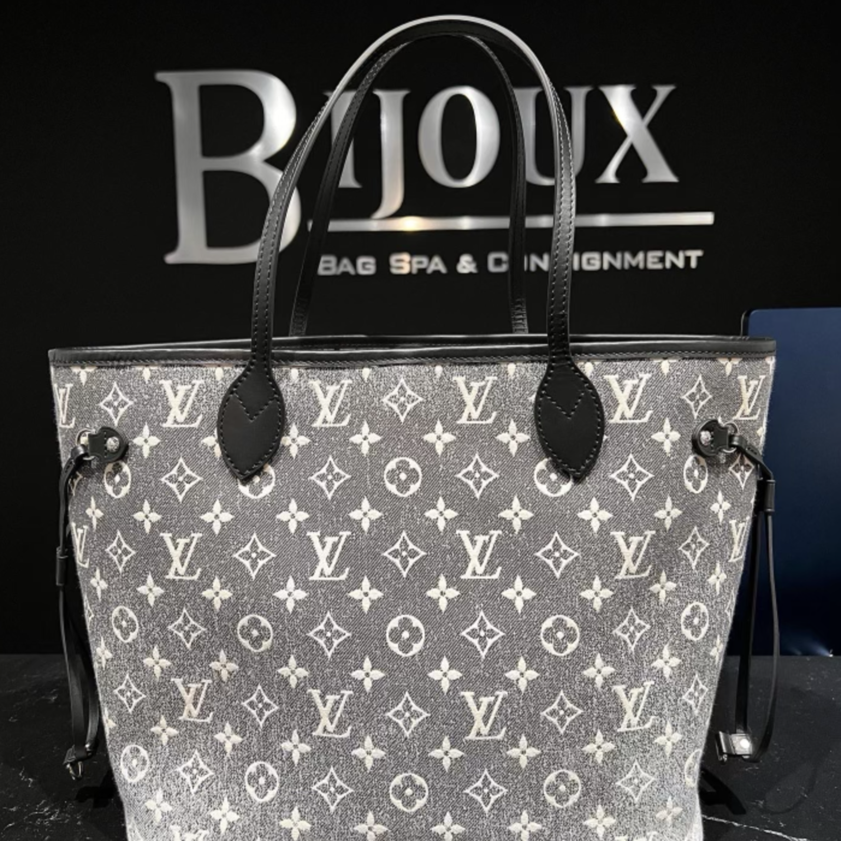 Louis Vuitton SOLD - Louis Vuitton Neverfull MM Noir Denim