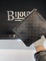 Louis Vuitton SOLD - Louis Vuitton District PM