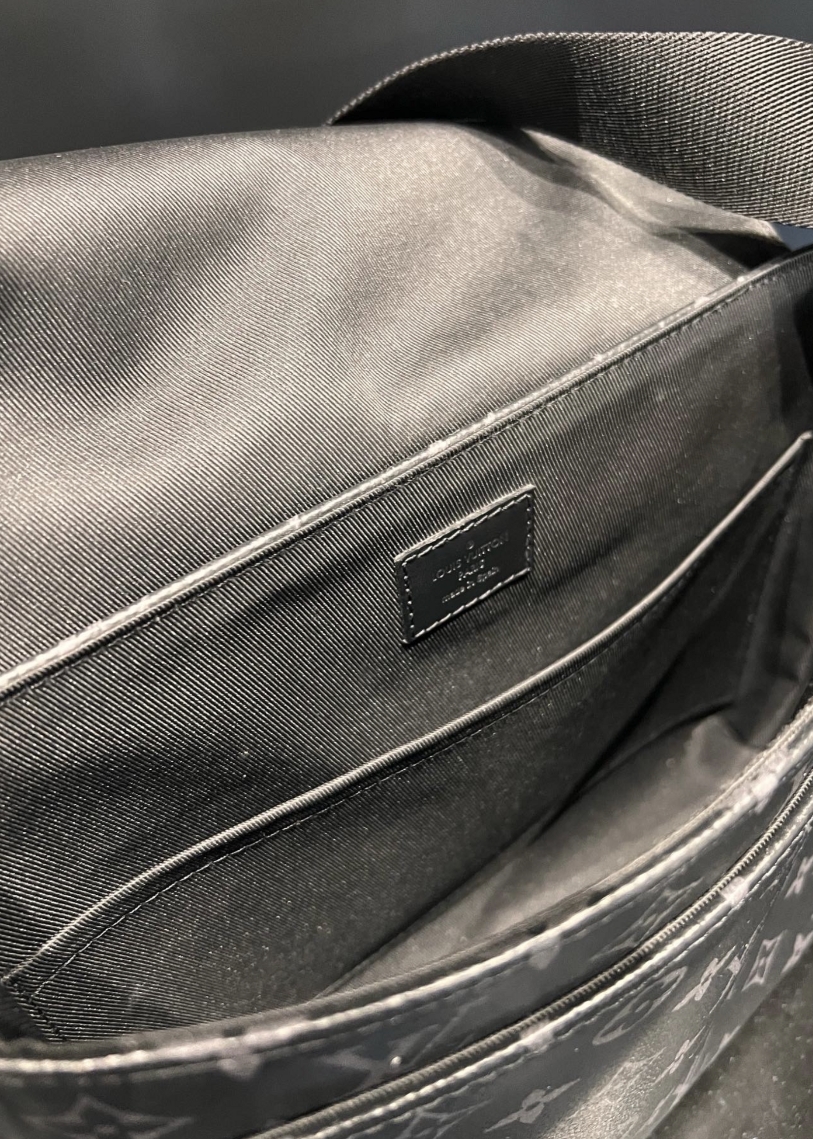 Louis Vuitton SOLD - Louis Vuitton District PM