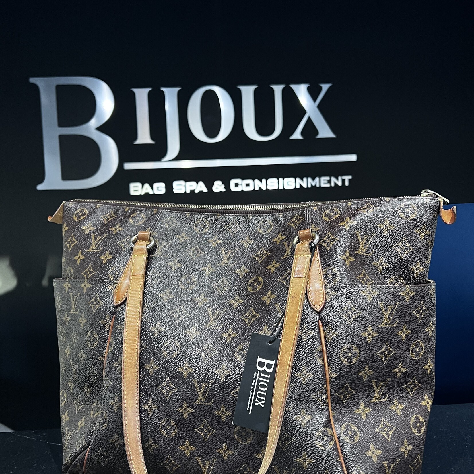 Louis Vuitton SOLD - Louis Vuitton Totally GM