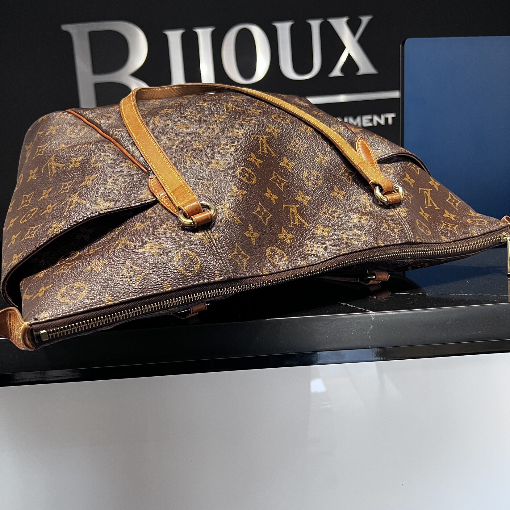 Louis Vuitton SOLD - Louis Vuitton Totally GM