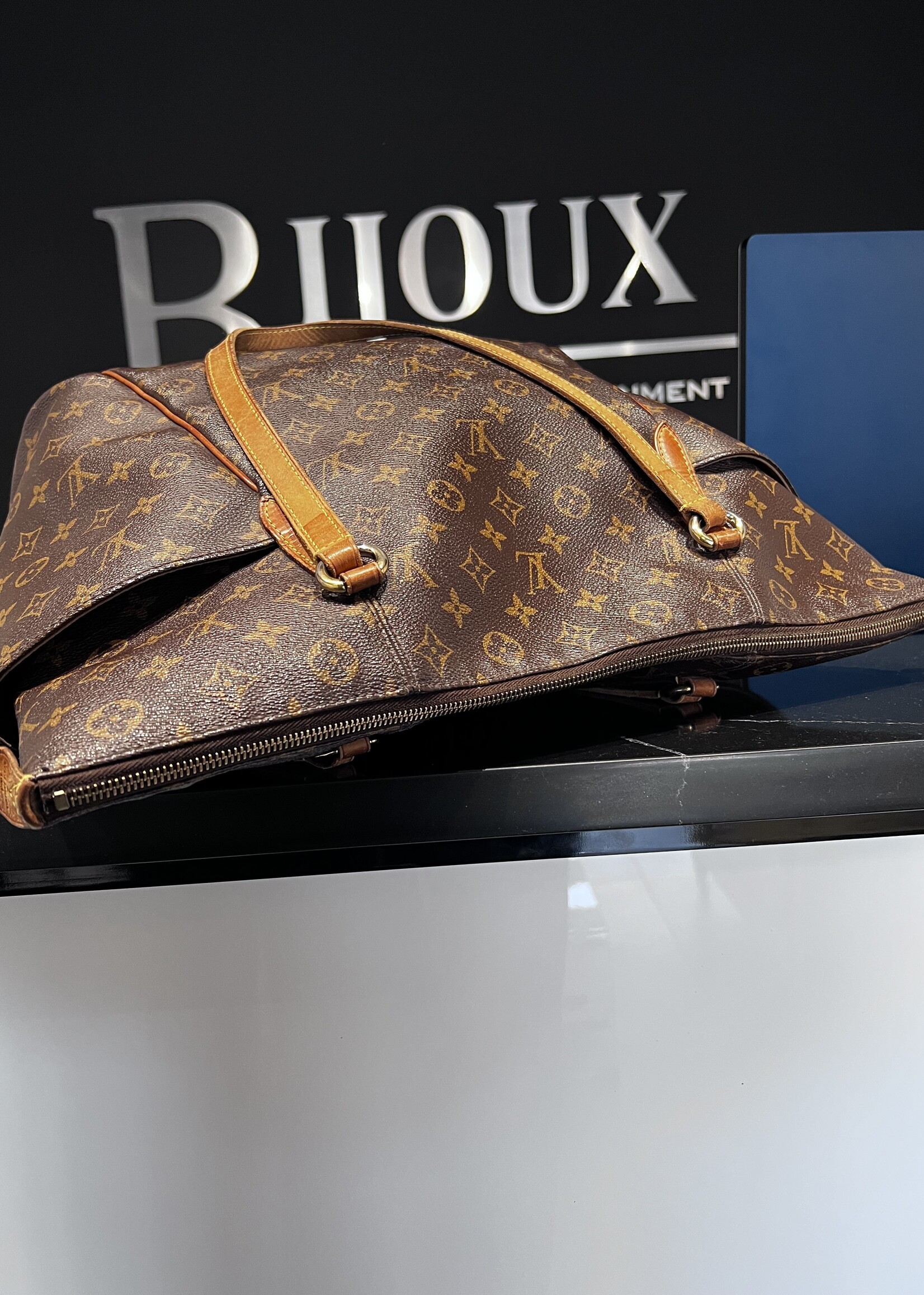 Louis Vuitton SOLD - Louis Vuitton Totally GM