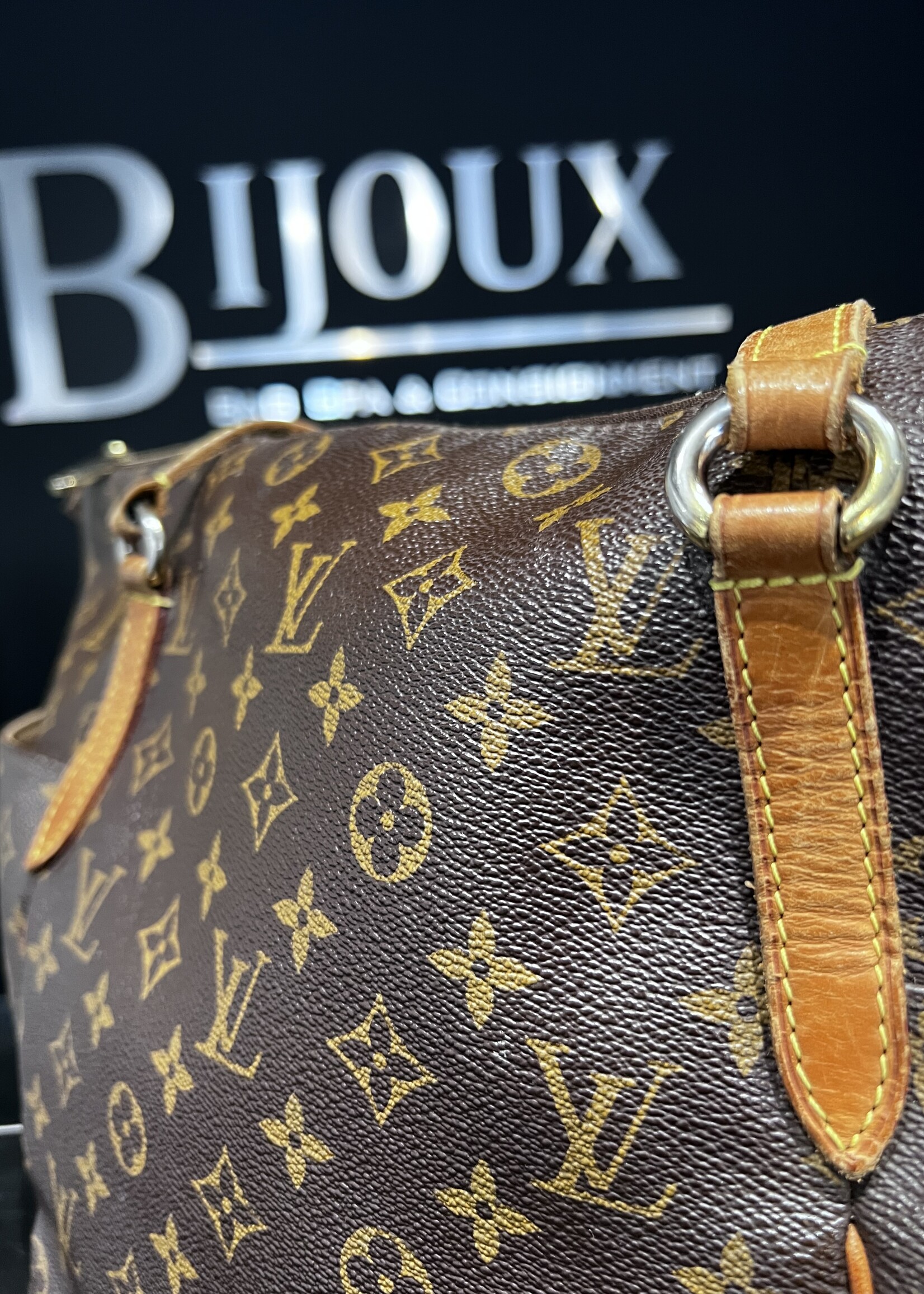 Louis Vuitton SOLD - Louis Vuitton Totally GM