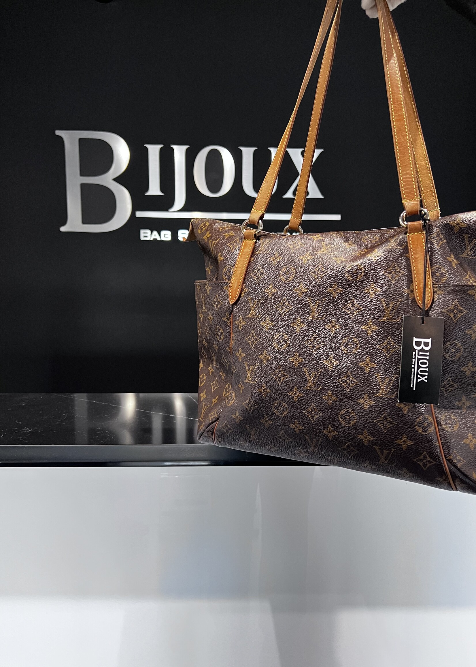 Louis Vuitton SOLD - Louis Vuitton Totally GM