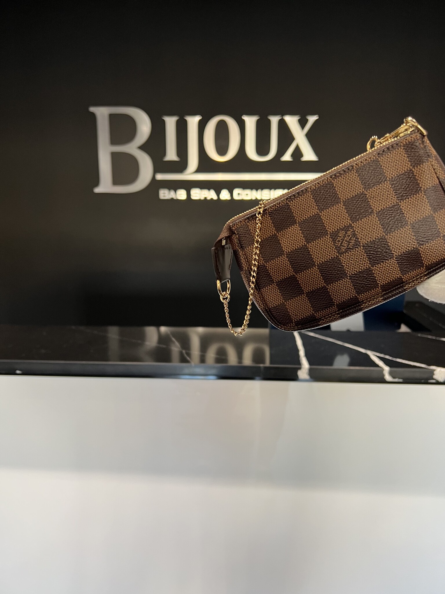 Louis Vuitton Damier Ebene Mini Pochette Accessoires - LV Handbags CA –  Love that Bag etc - Preowned Designer Fashions