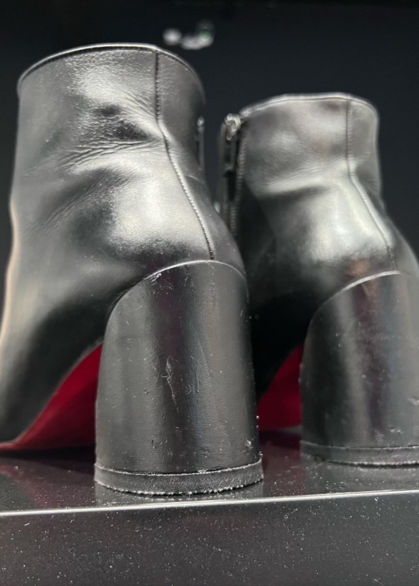 Louis Vuitton Christian Louboutin Turela Leather Black 39