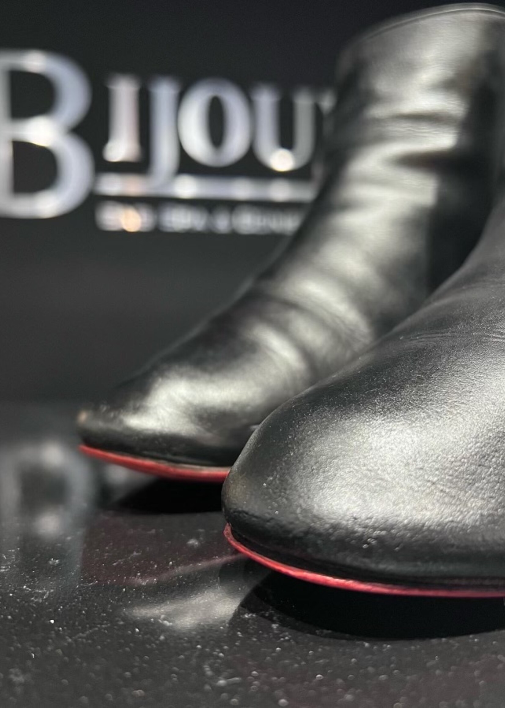 Louis Vuitton Christian Louboutin Turela Leather Black 39