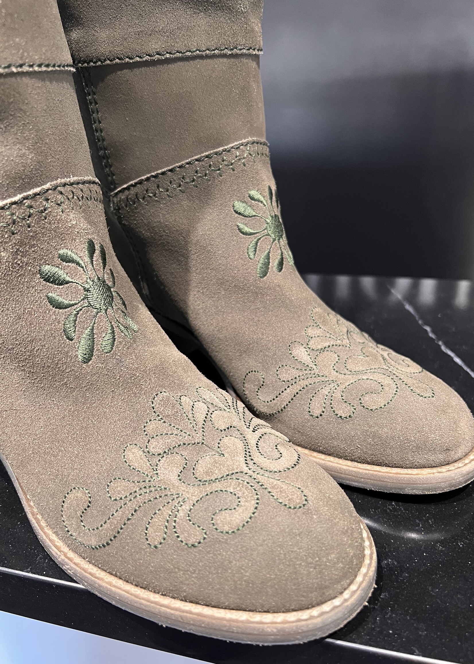 Chanel Chanel Salzburg Khaki Boots 39