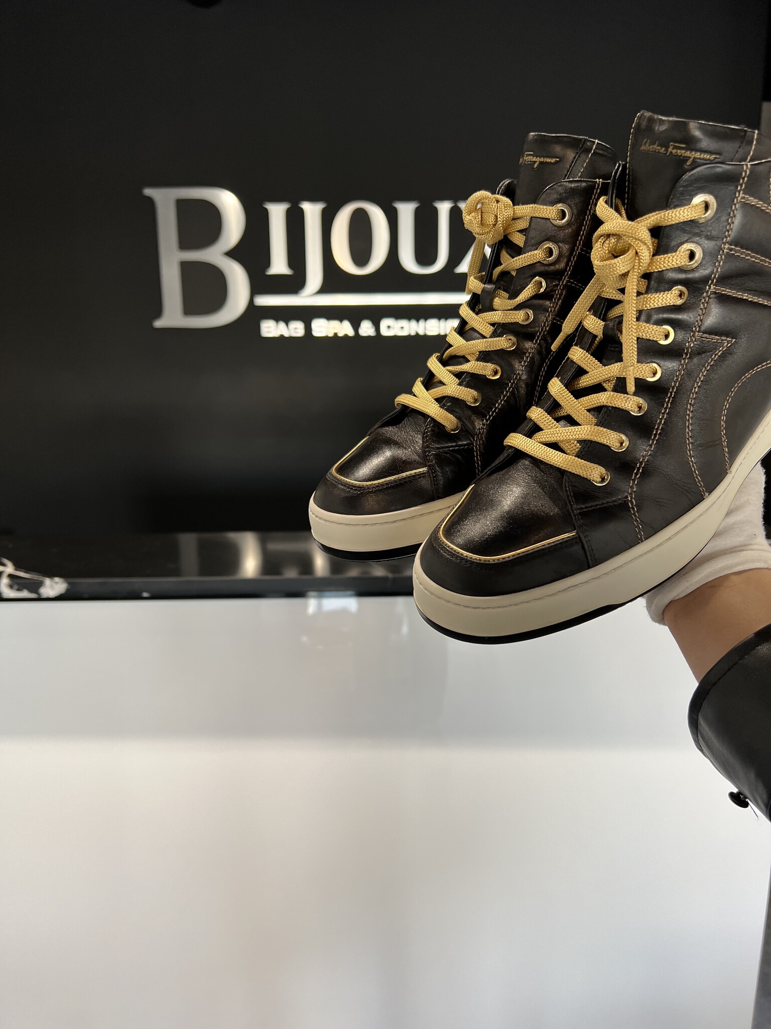 Ferragamo sneakers high top hotsell