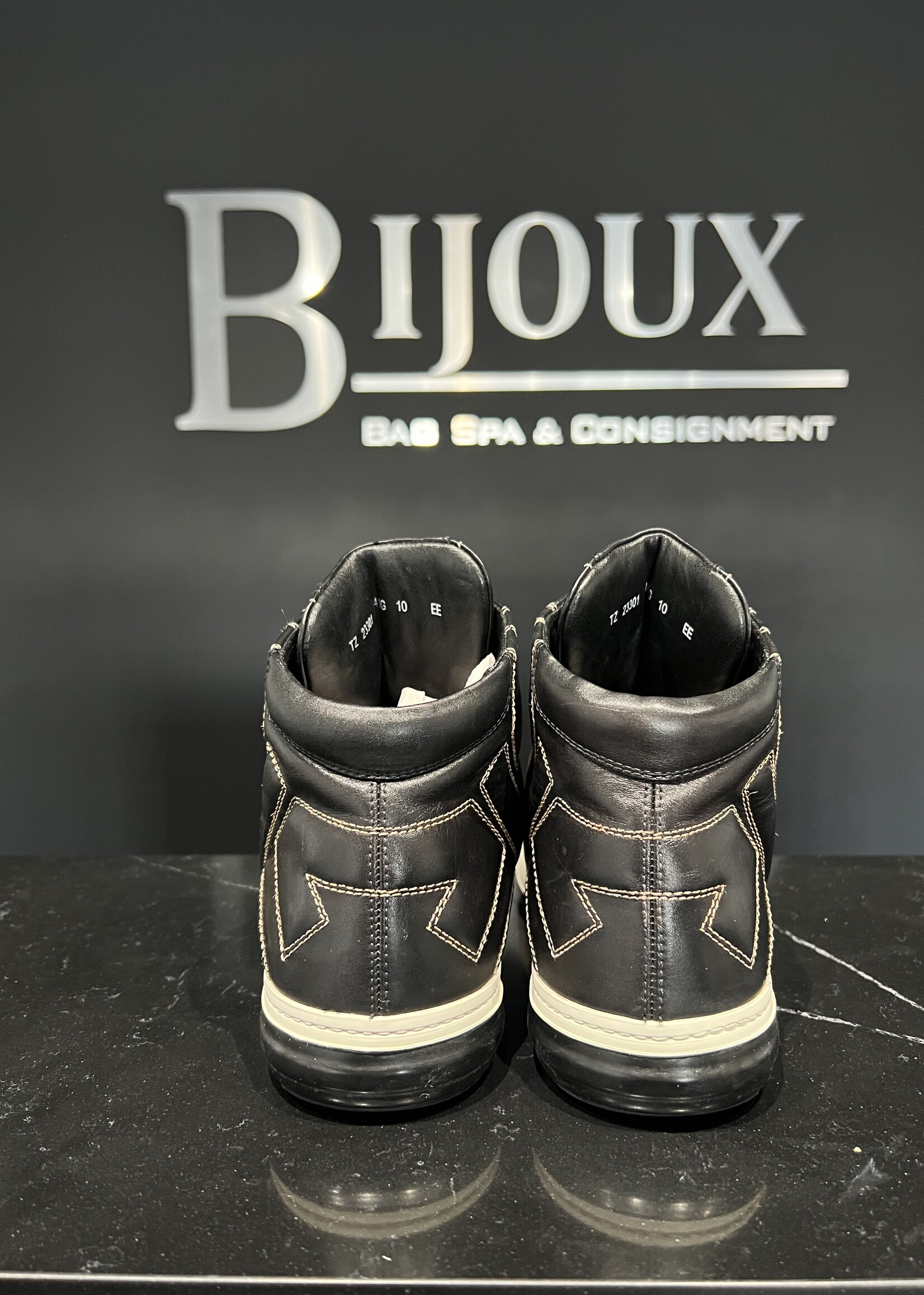 Salvatore Ferragamo Salvatore Ferragamo High Top Sneaker - 10