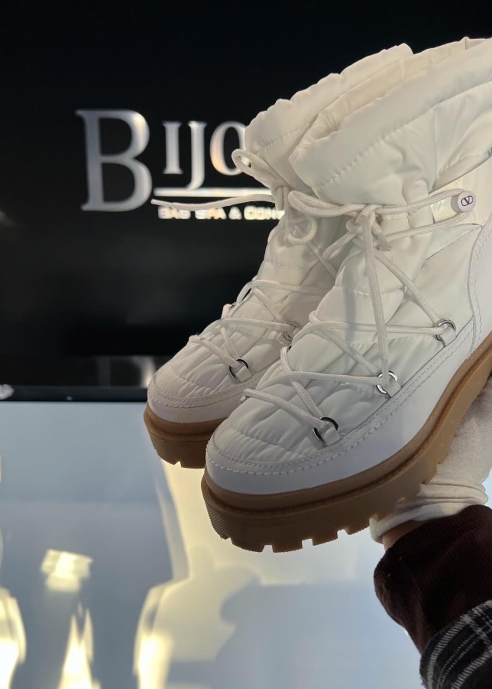 Valentino SOLD- Valentino Garavani Vlogo Snow Boots 38.5