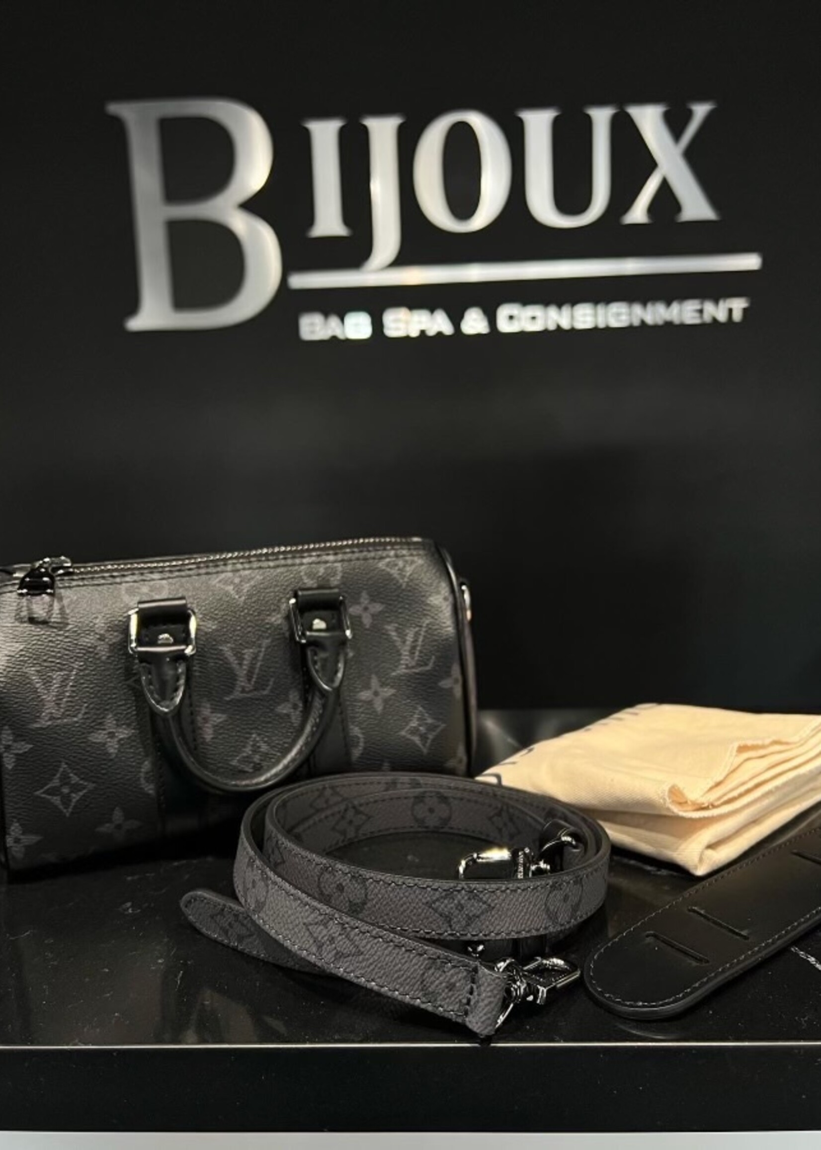 Louis Vuitton SOLD - Louis Vuitton Reverse Keepall XS