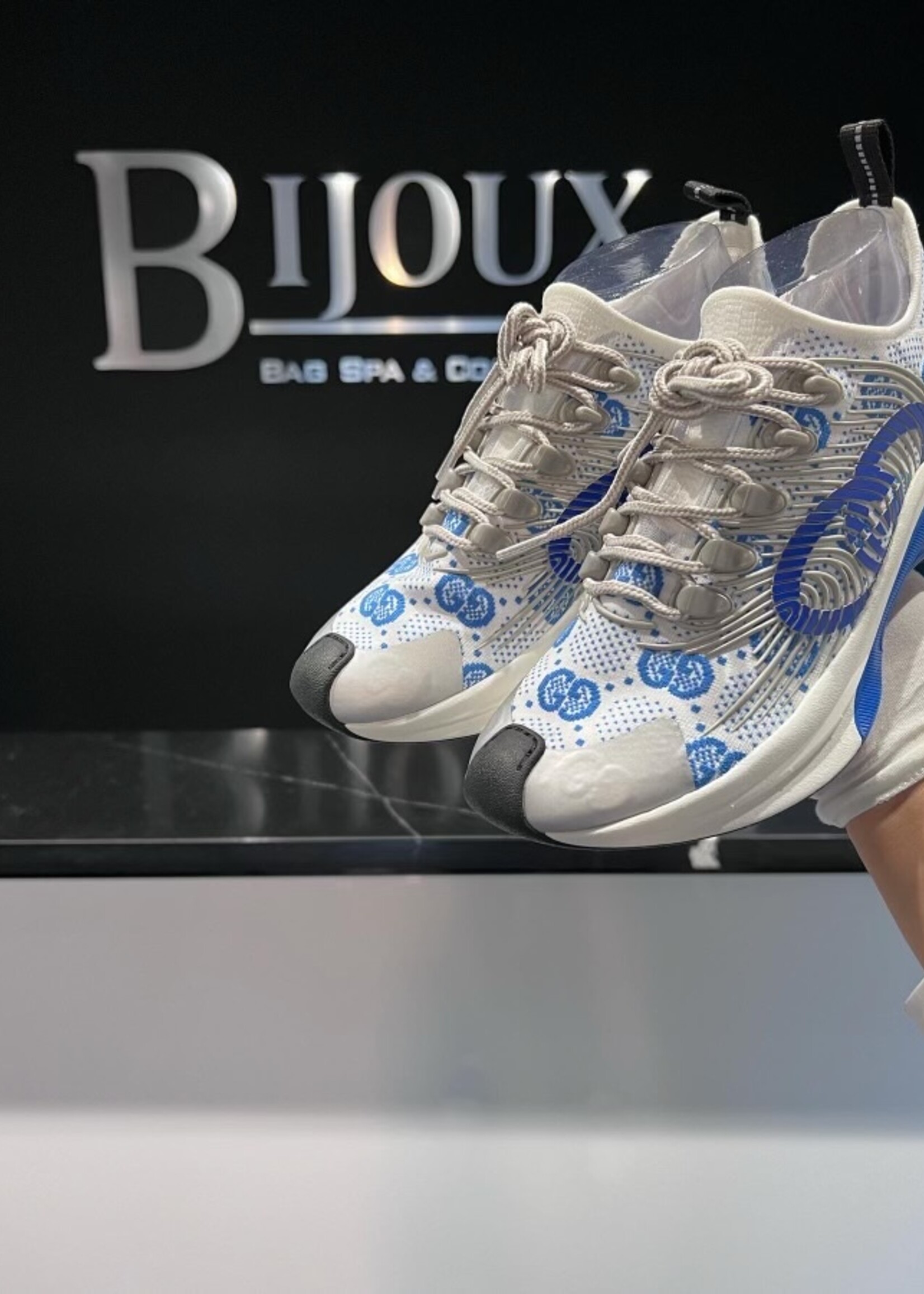 Gucci SOLD - Gucci Run Sneaker 38