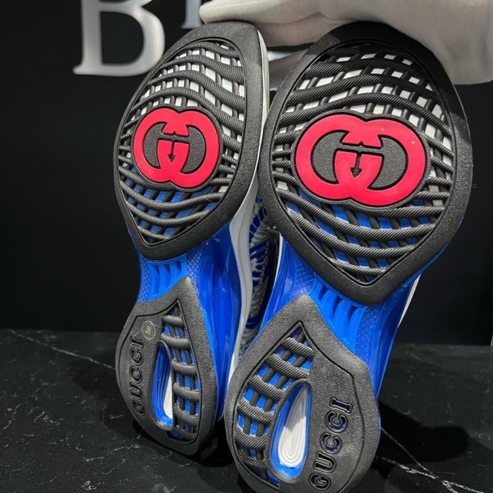 Gucci SOLD - Gucci Run Sneaker 38