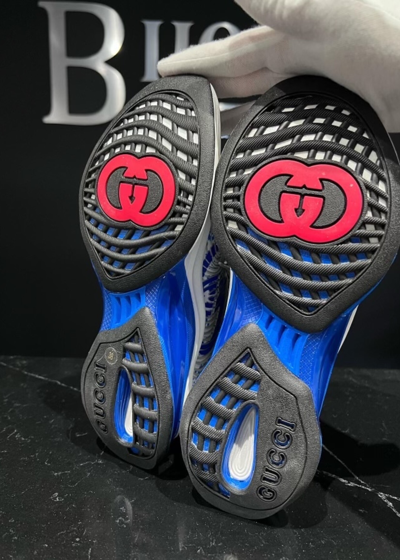 Gucci SOLD - Gucci Run Sneaker 38