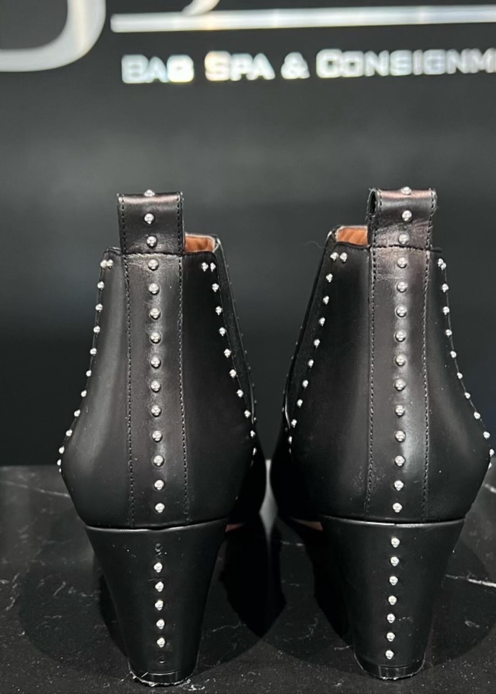 Givenchy Givenchy Studded Ankle Chelsea Boots- 38.5