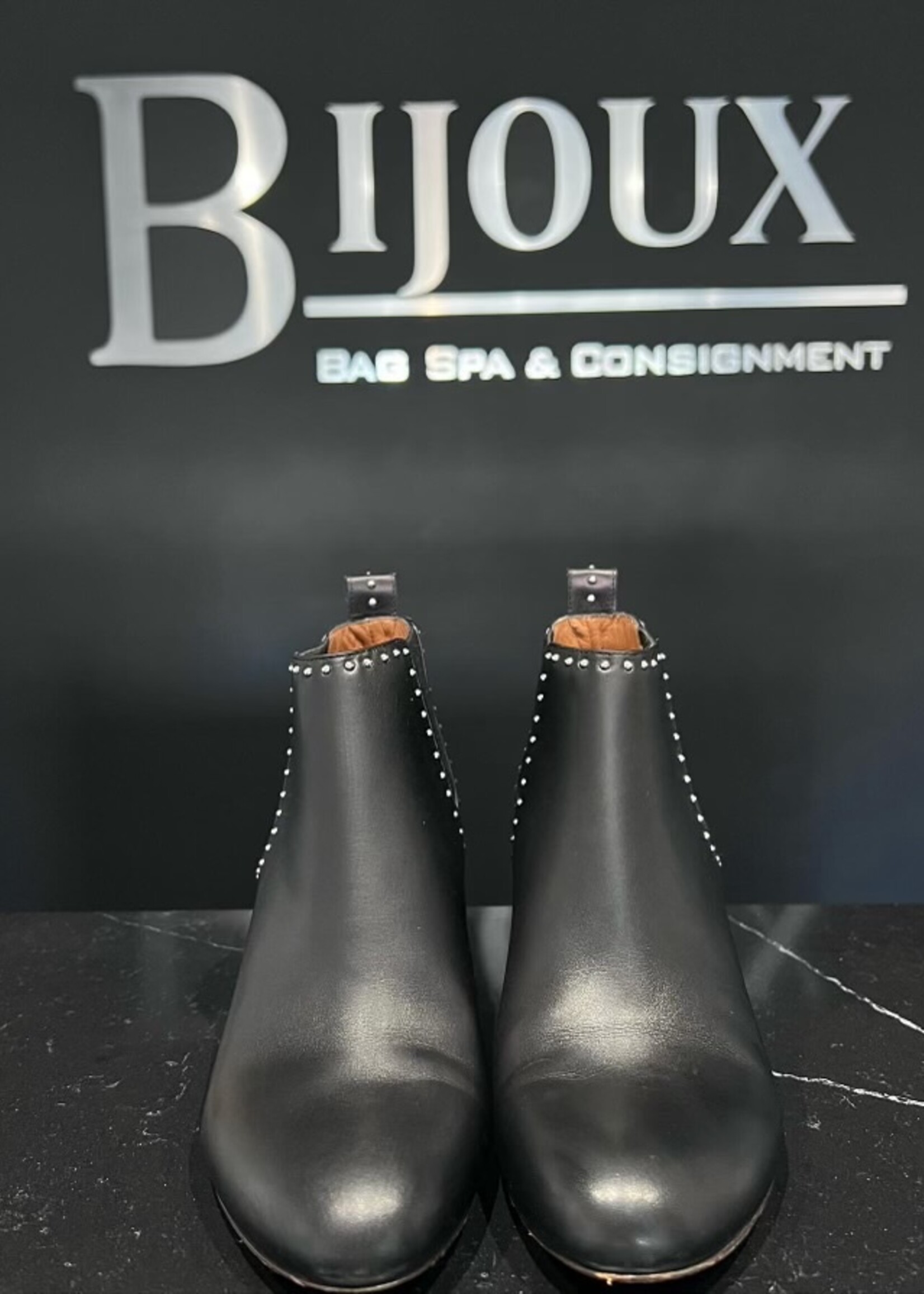 Givenchy Givenchy Studded Ankle Chelsea Boots- 38.5