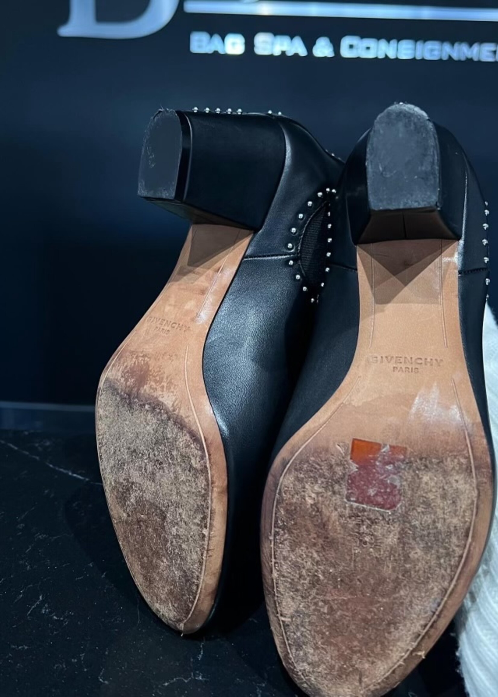 Givenchy Givenchy Studded Ankle Chelsea Boots- 38.5