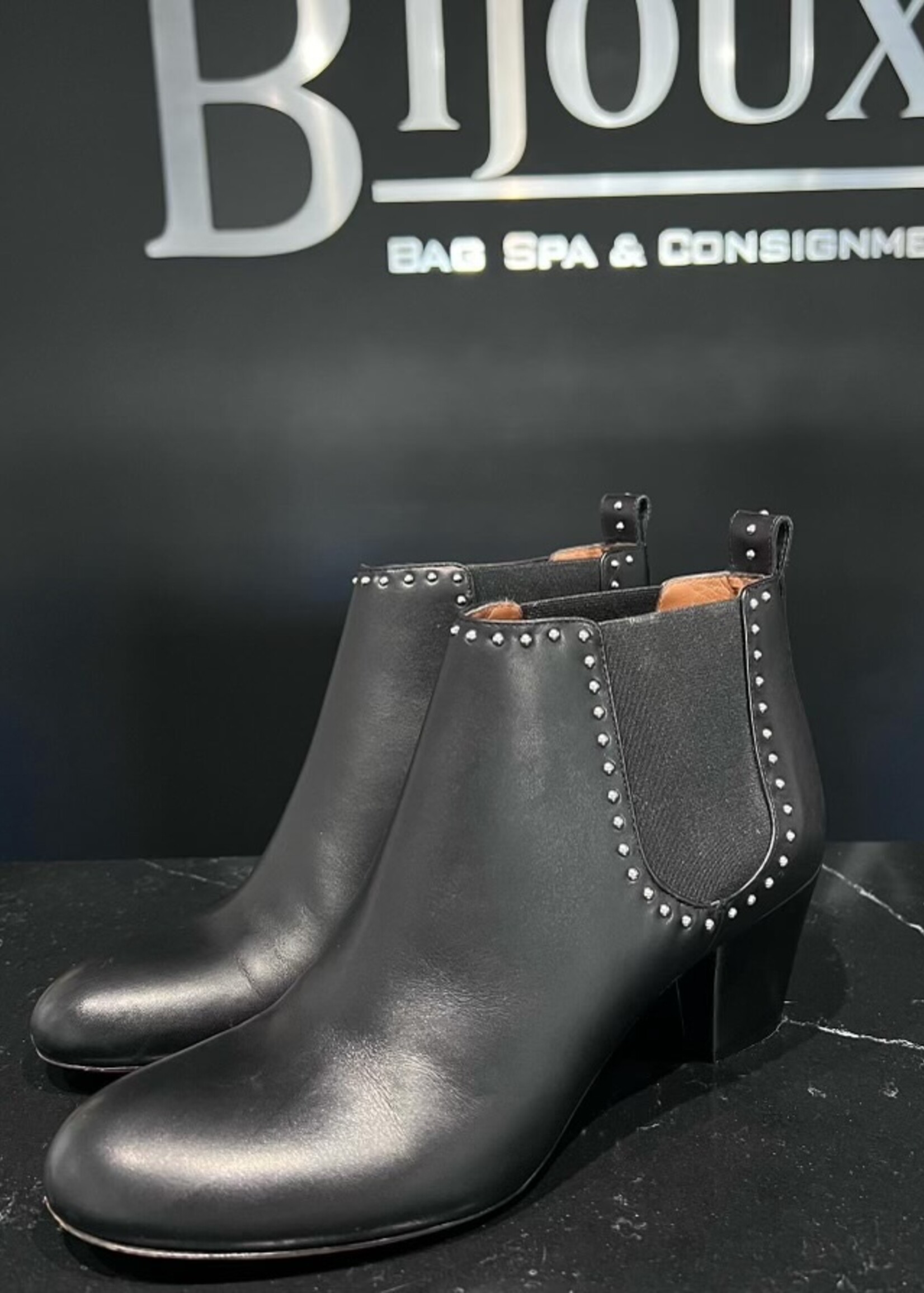 Givenchy Givenchy Studded Ankle Chelsea Boots- 38.5