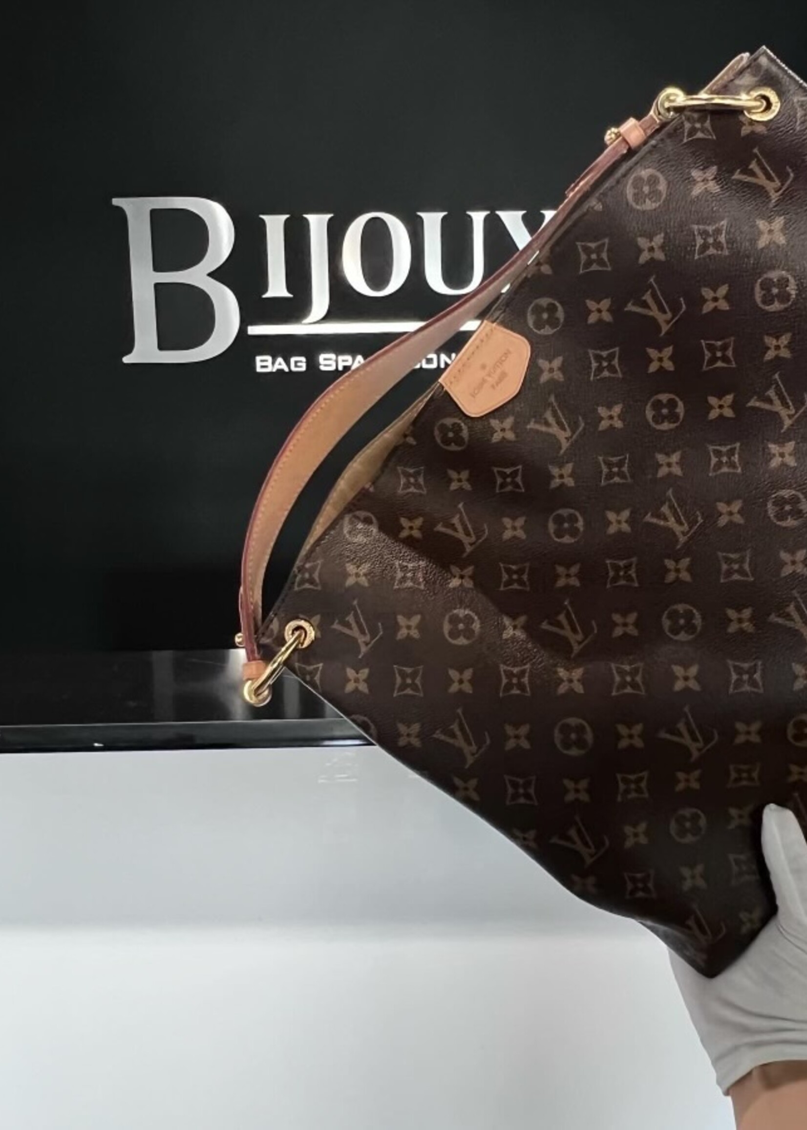 Louis Vuitton SOLD - Louis Vuitton Gracefull MM