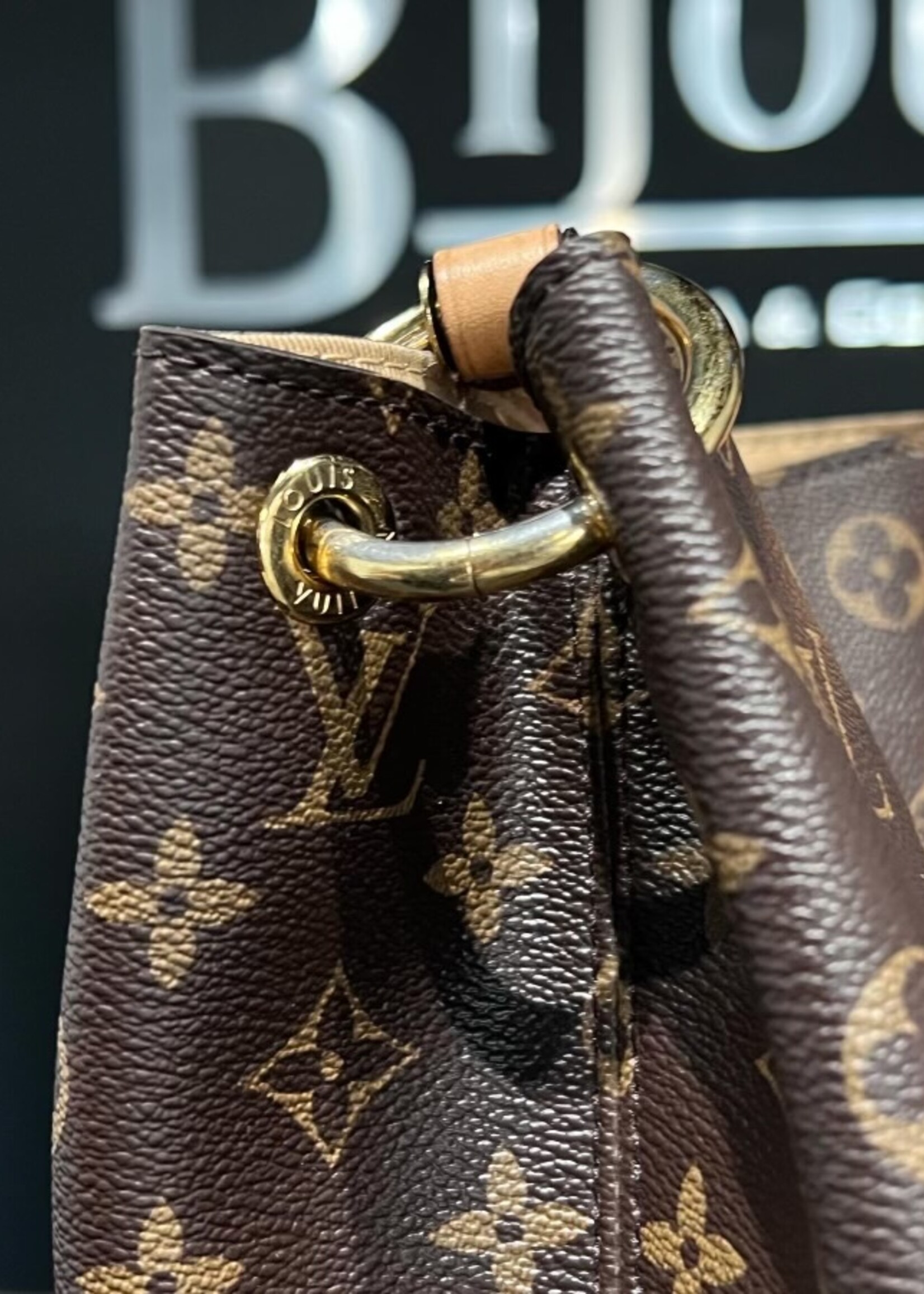 Louis Vuitton SOLD - Louis Vuitton Gracefull MM