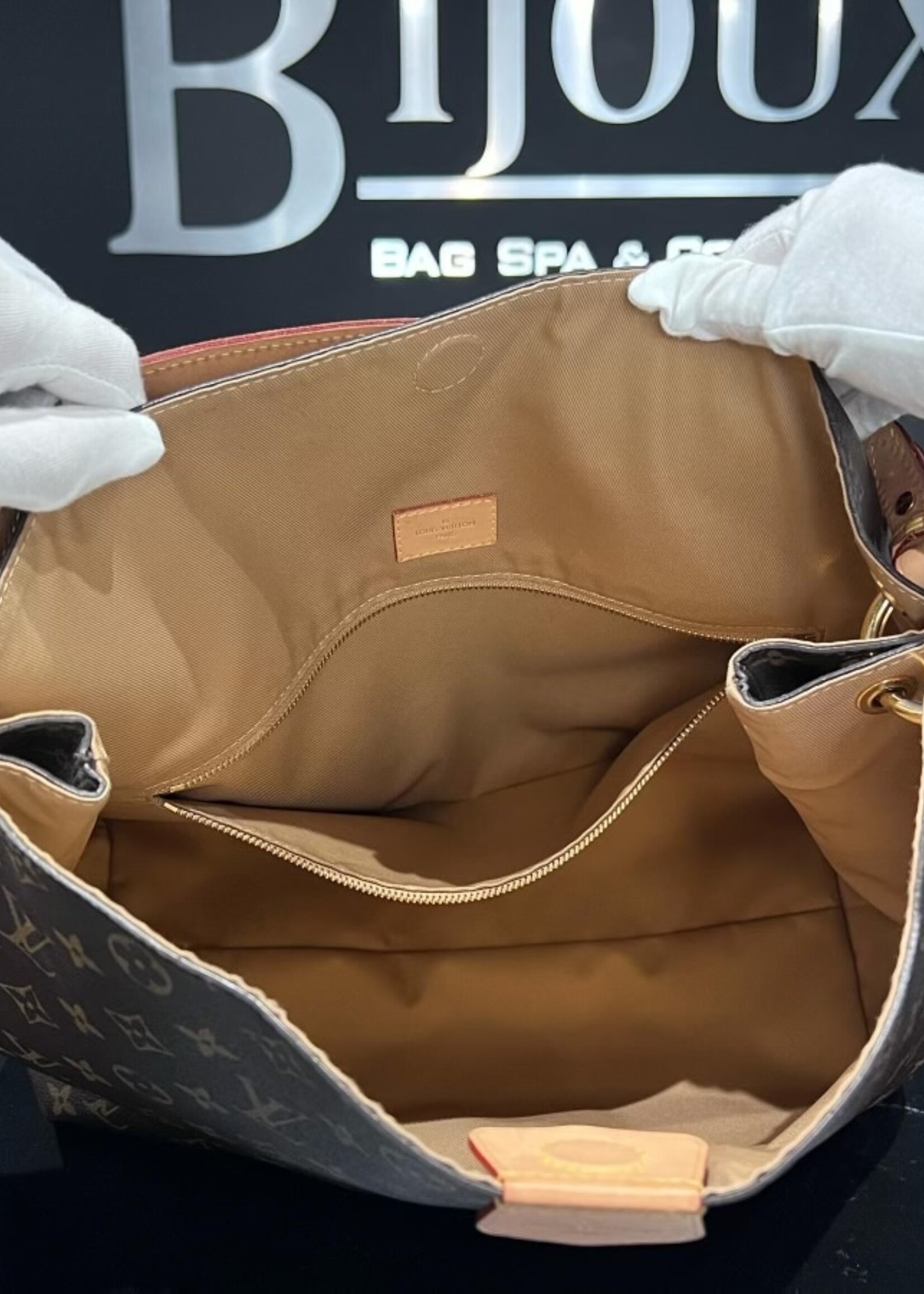 Louis Vuitton SOLD - Louis Vuitton Gracefull MM