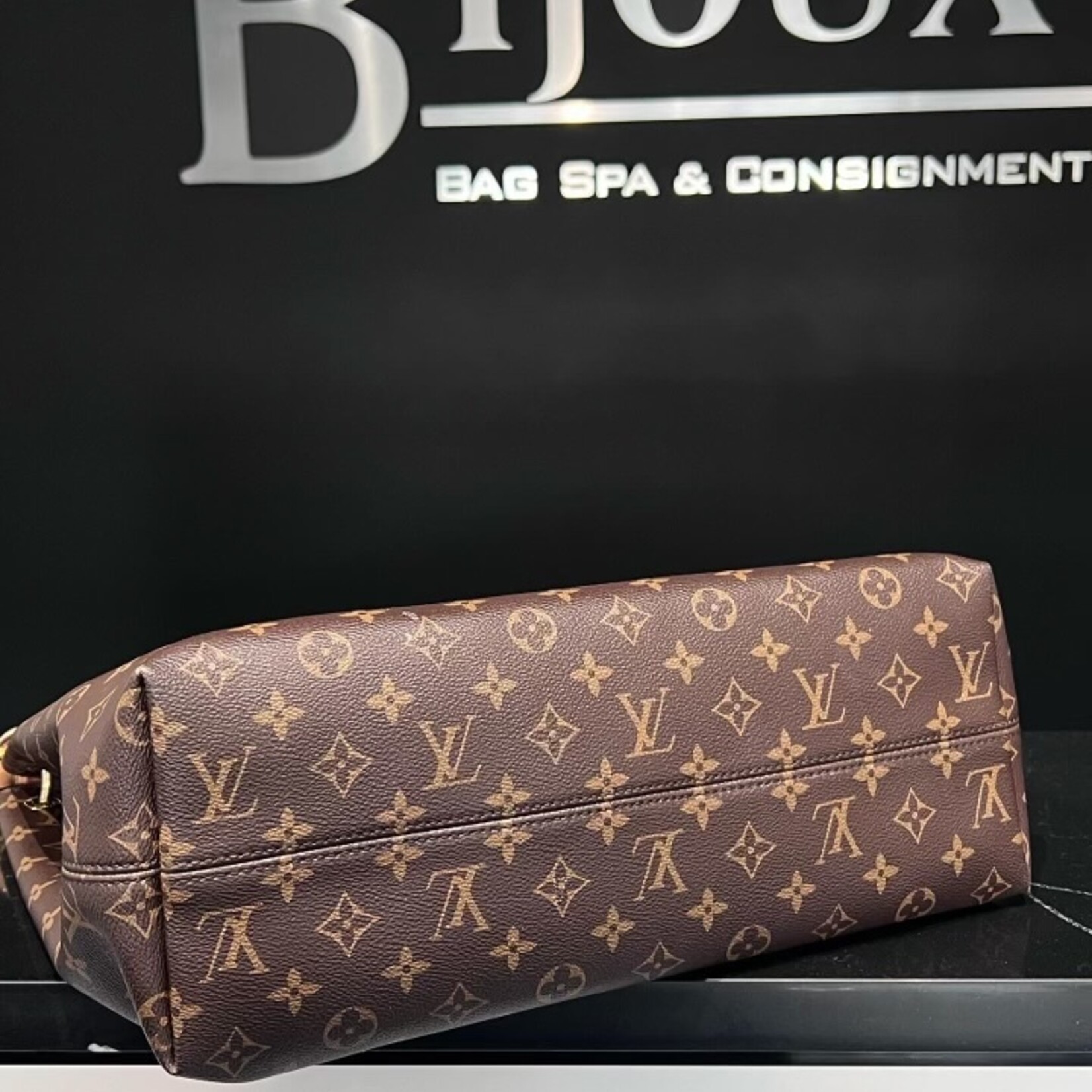 Louis Vuitton SOLD - Louis Vuitton Gracefull MM