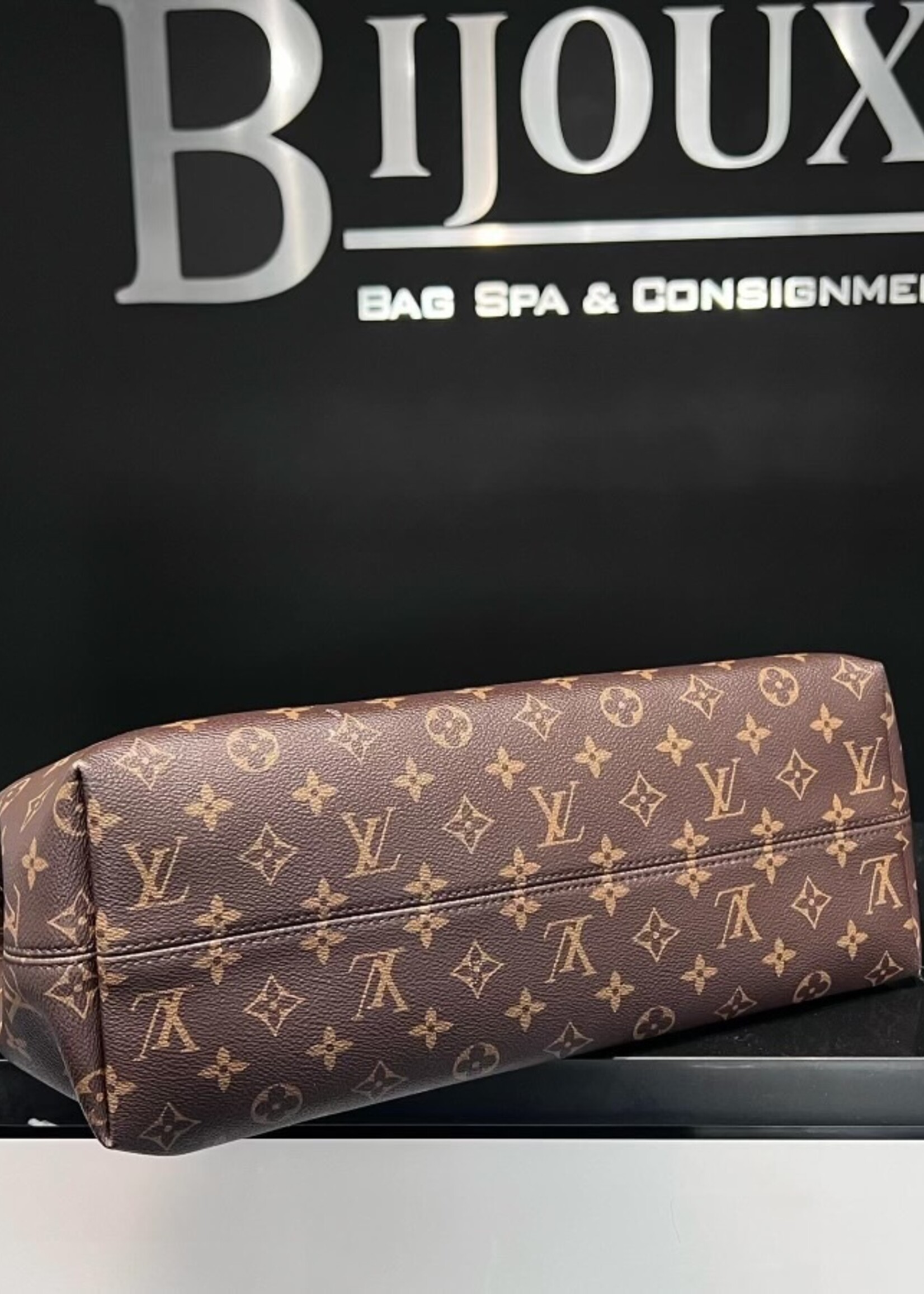 Louis Vuitton SOLD - Louis Vuitton Gracefull MM