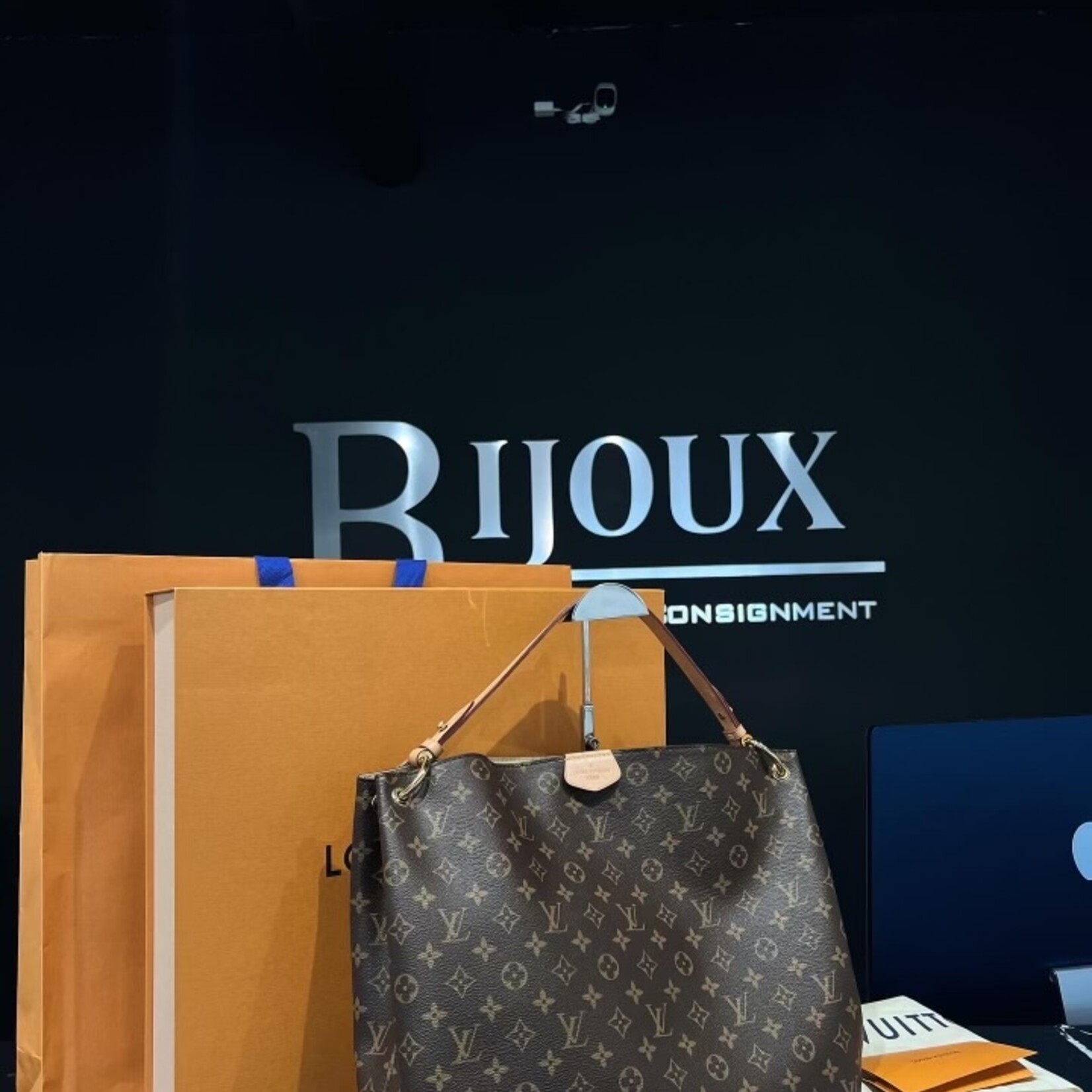 Louis Vuitton SOLD - Louis Vuitton Gracefull MM