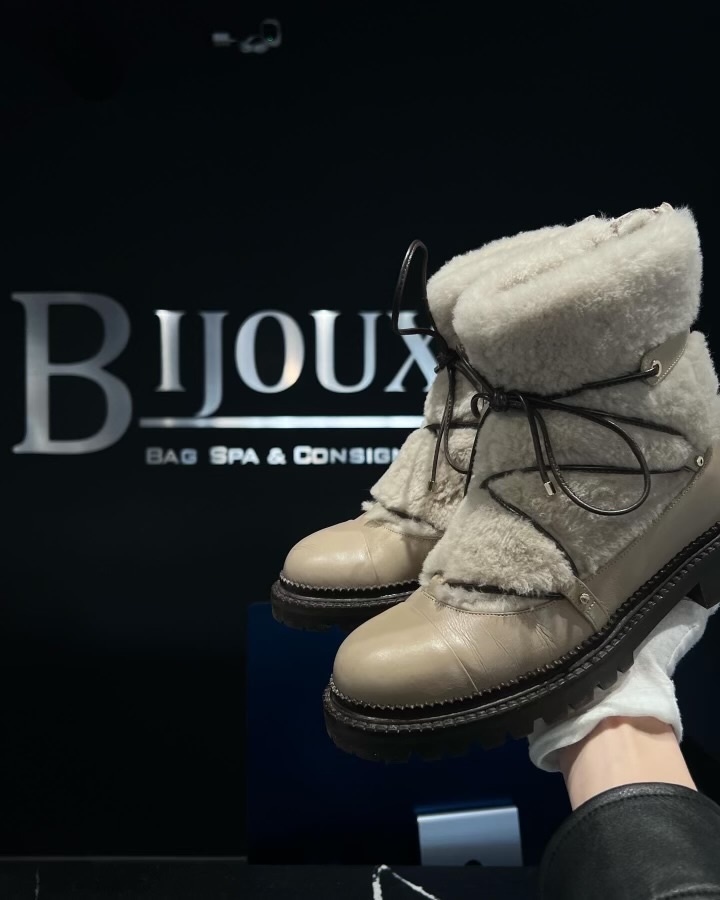 coco】JIMMY CHOO Kai スノーホワイト ブーツ 未使用品 温度調整可能